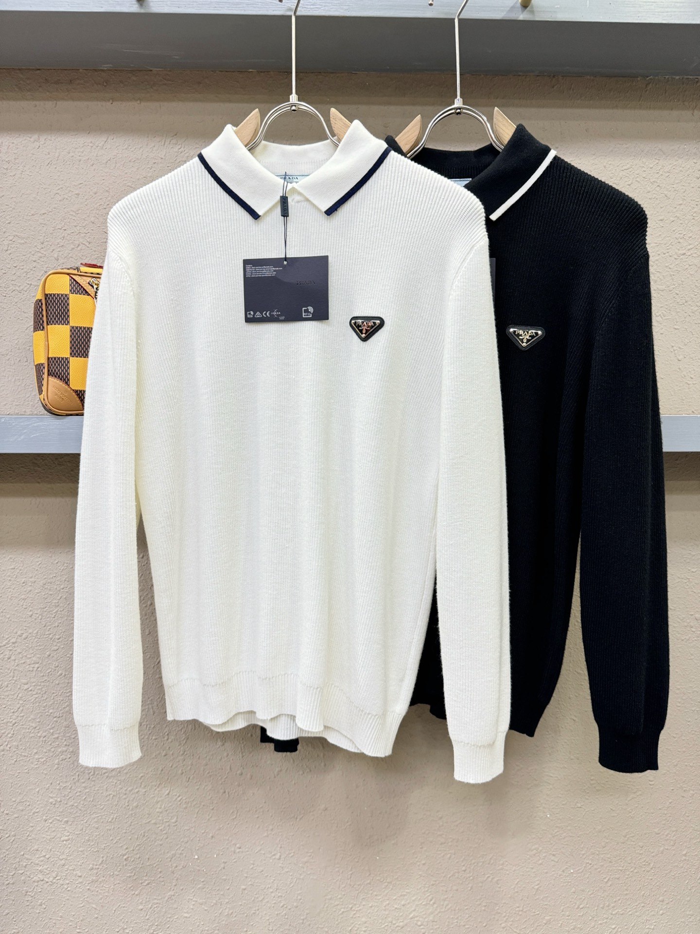 PRADA 普拉达 2025新款毛衣，胸前logo设计！贸易公司渠道稀出，同步官网发售！秋冬系列经典设计