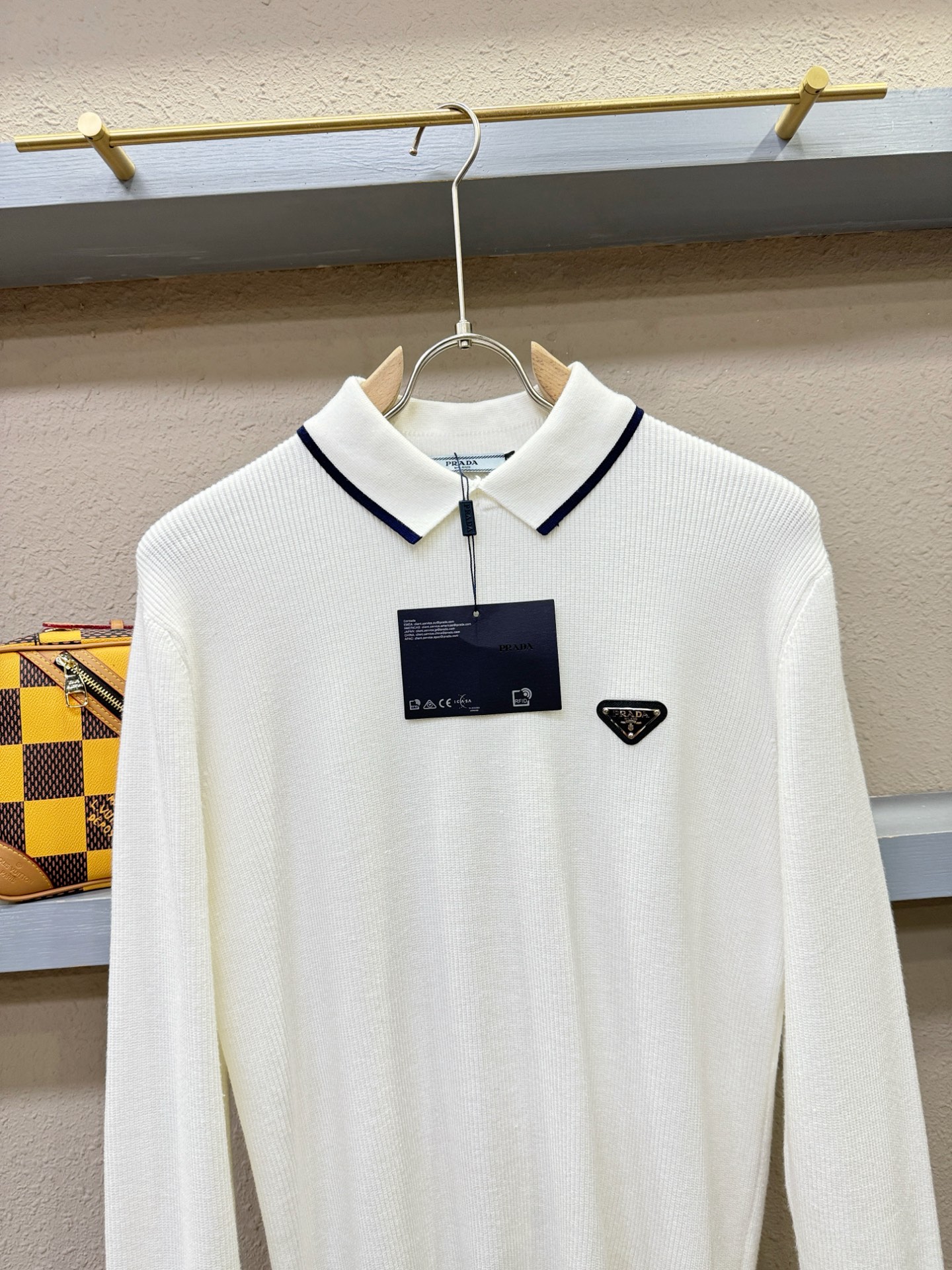 PRADA 普拉达 2025新款毛衣，胸前logo设计！贸易公司渠道稀出，同步官网发售！秋冬系列经典设计