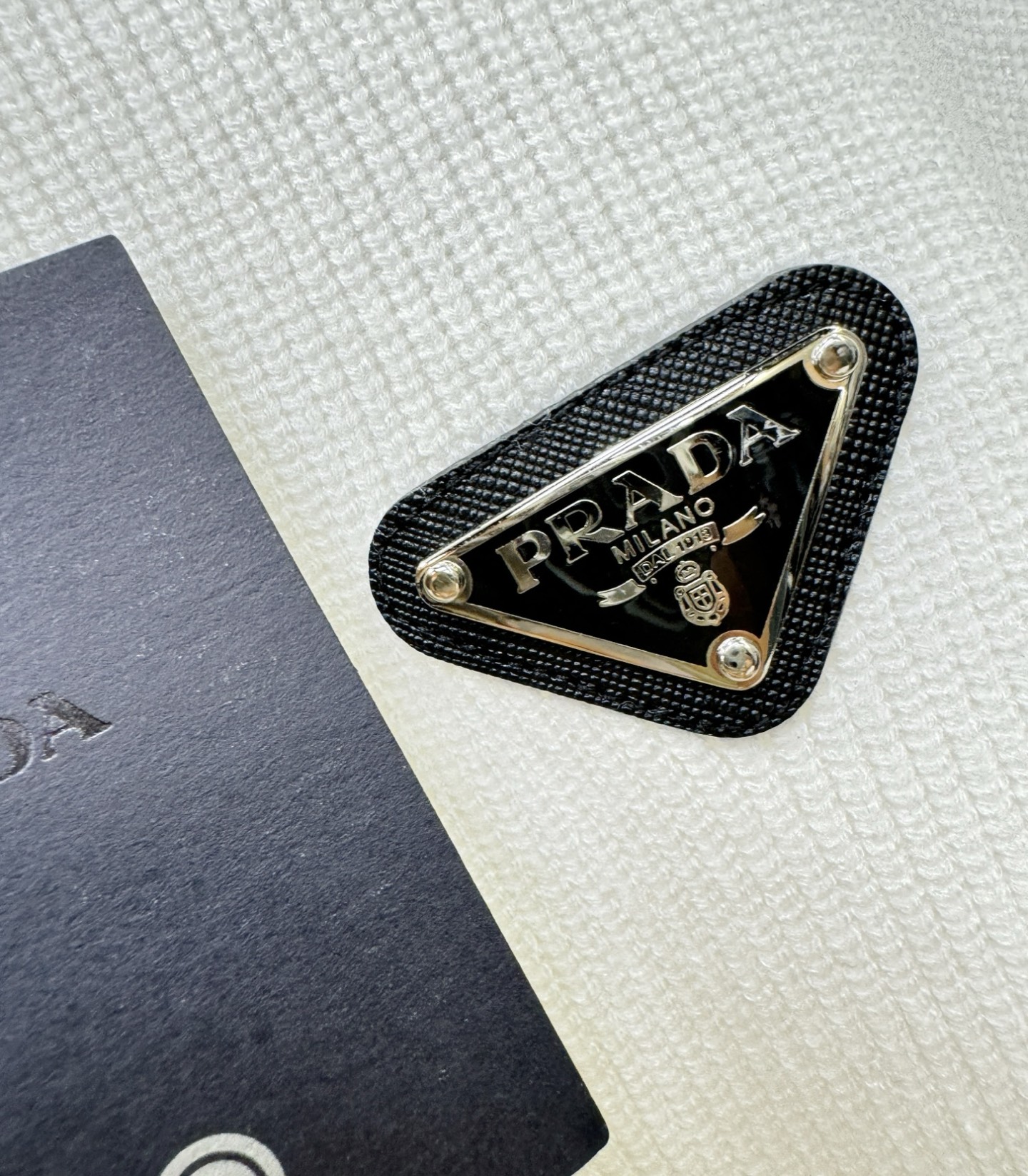 PRADA 普拉达 2025新款毛衣，胸前logo设计！贸易公司渠道稀出，同步官网发售！秋冬系列经典设计