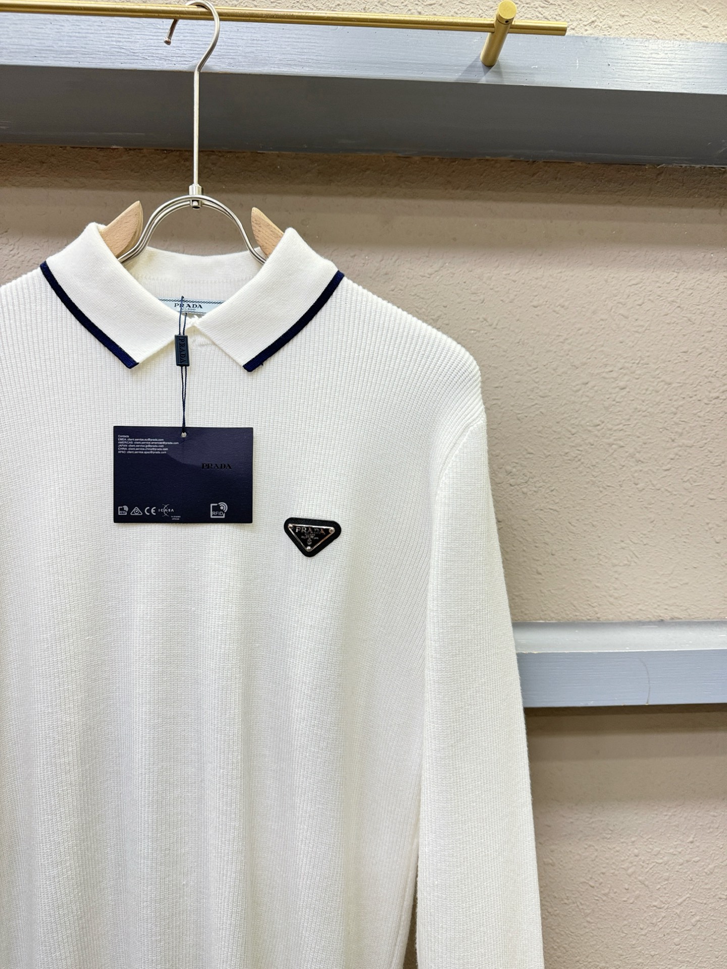 PRADA 普拉达 2025新款毛衣，胸前logo设计！贸易公司渠道稀出，同步官网发售！秋冬系列经典设计