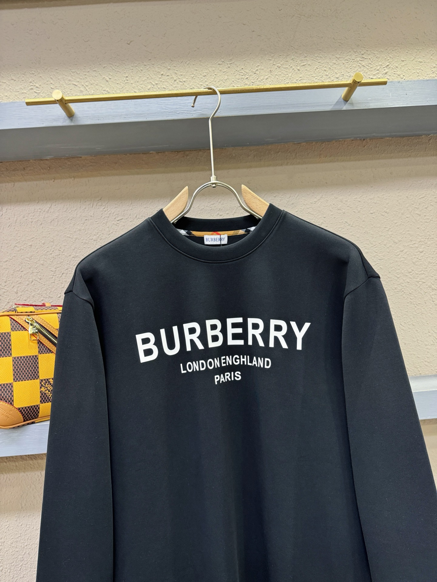 BURBERRY巴宝莉 秋季新品 长袖卫衣，经典Logo设计，百搭款 官网同步发售 定制面料，柔软细腻，