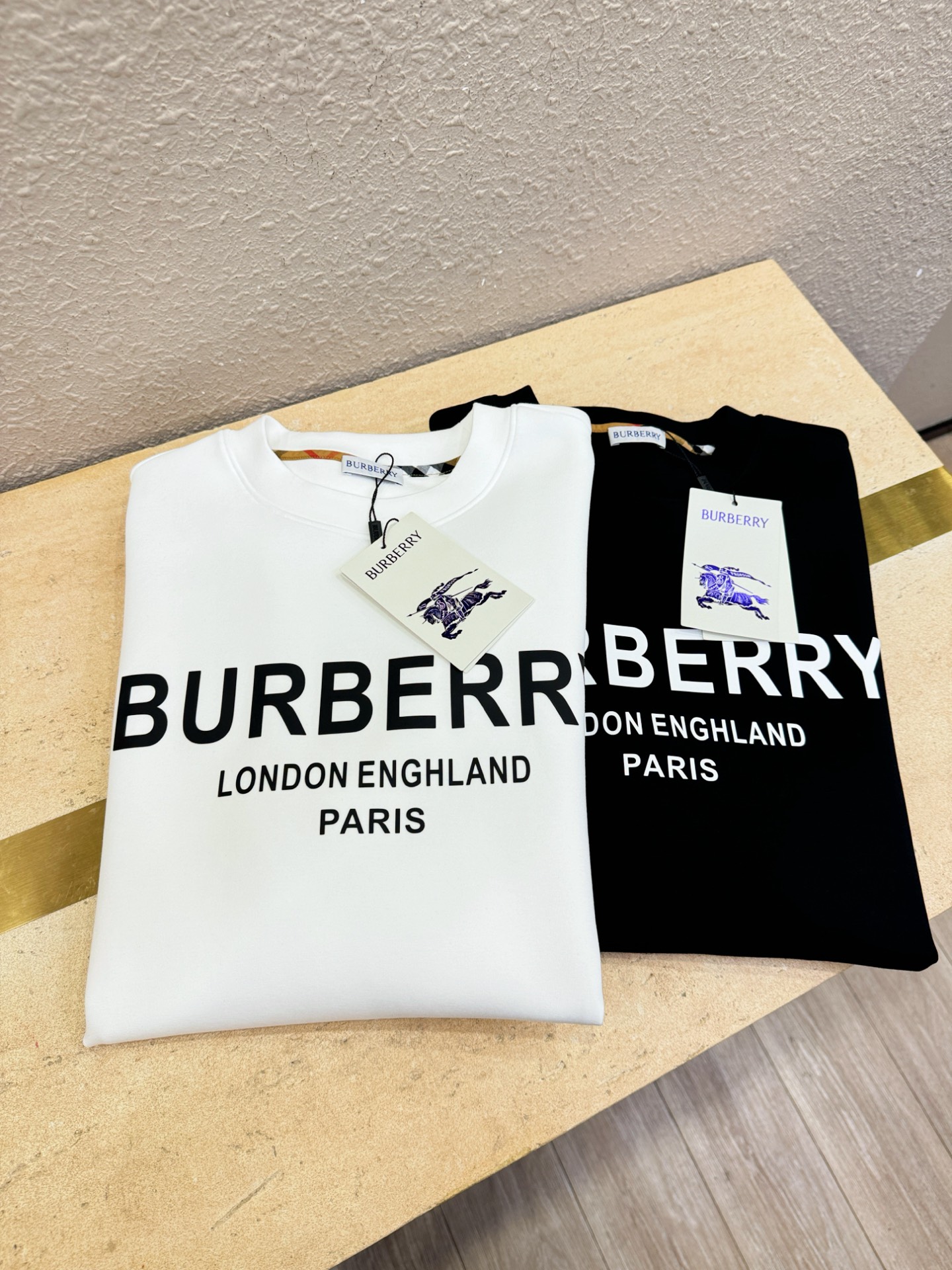 BURBERRY巴宝莉 秋季新品 长袖卫衣，经典Logo设计，百搭款 官网同步发售 定制面料，柔软细腻，
