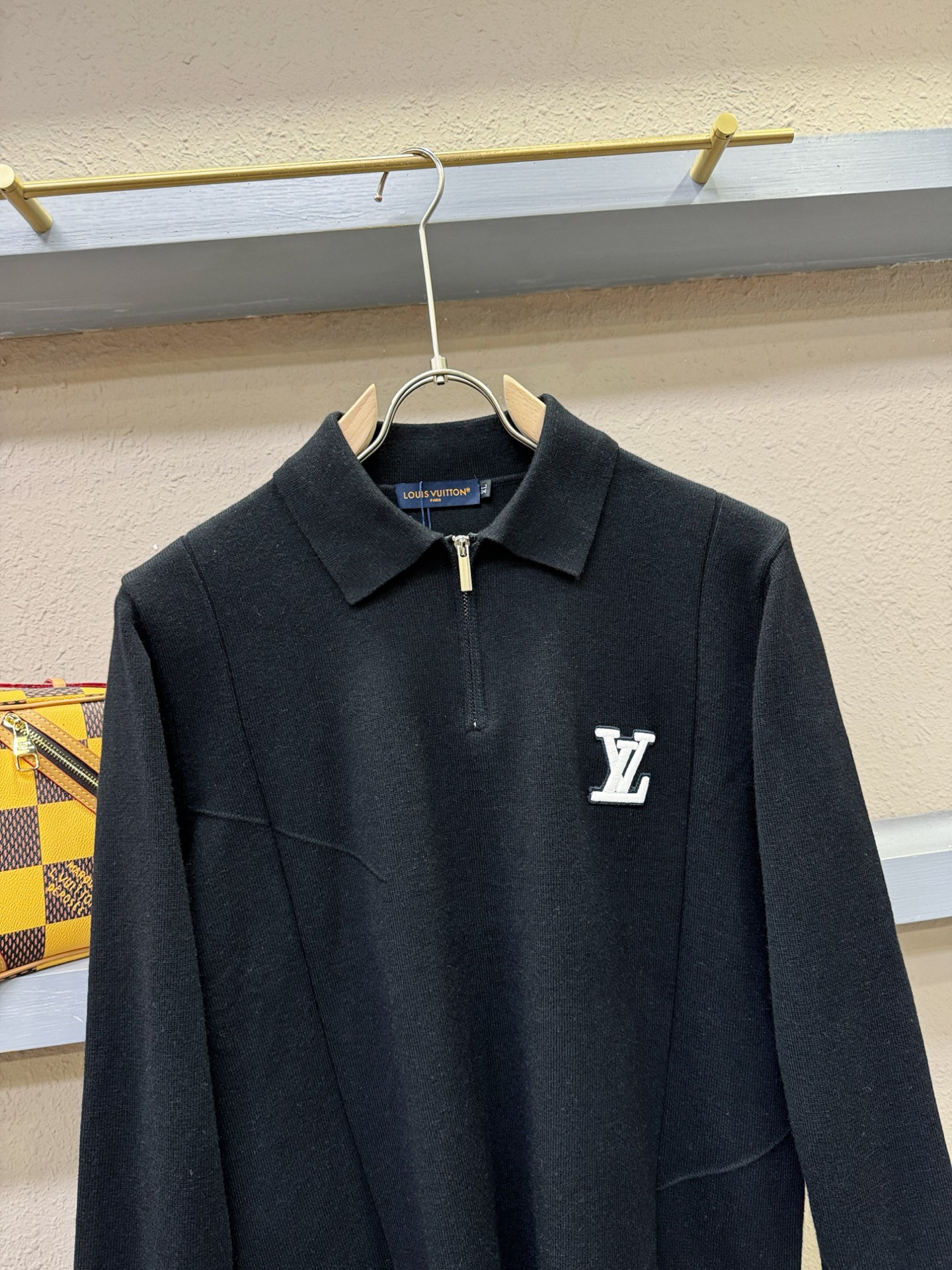 LV路易威登 2025新款毛衣，胸前logo设计！贸易公司渠道稀出，同步官网发售！秋冬系列经典设计！此款