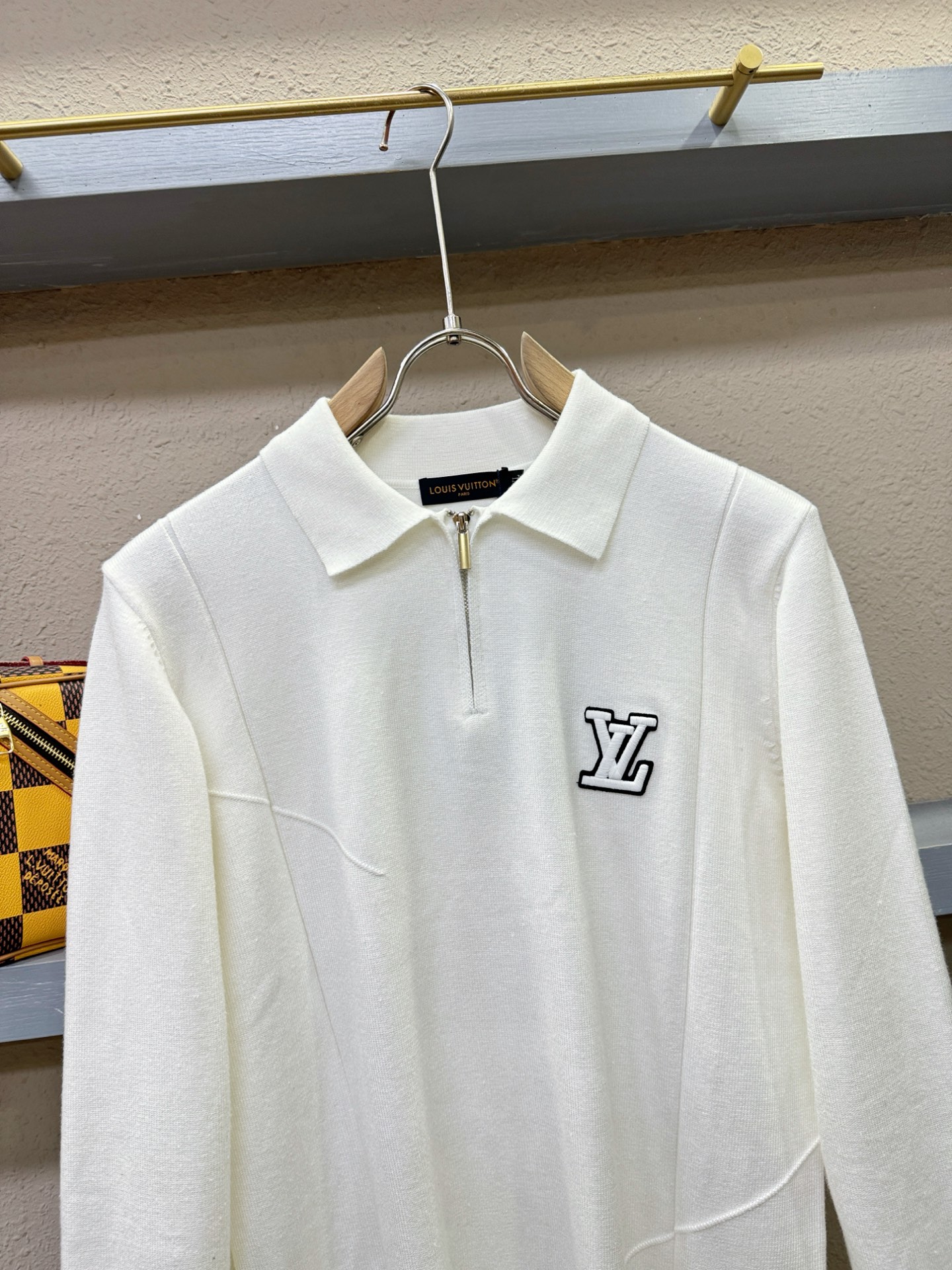 LV路易威登 2025新款毛衣，胸前logo设计！贸易公司渠道稀出，同步官网发售！秋冬系列经典设计！此款