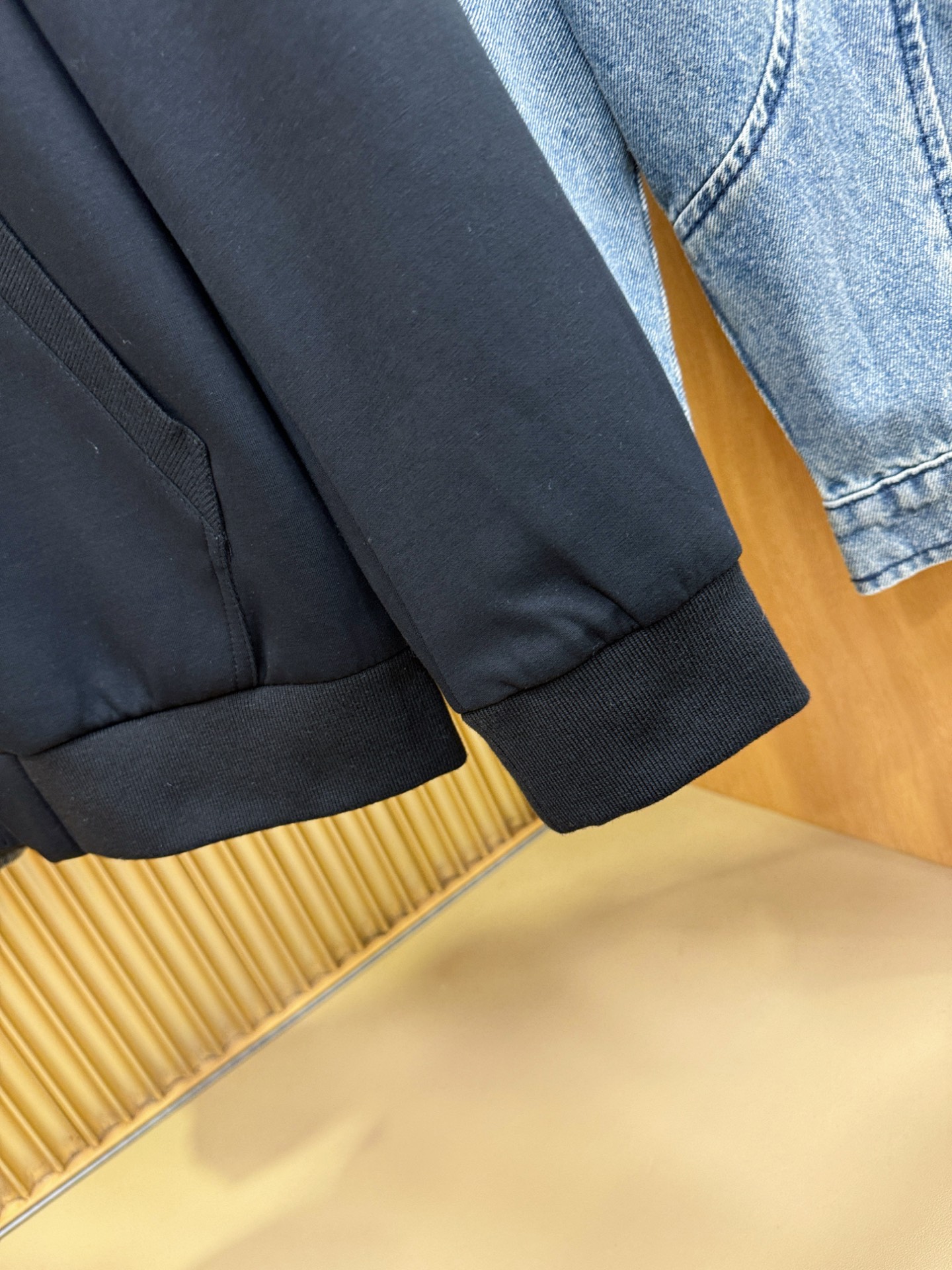 马吉拉 2025秋冬新款夹克开衫外套，原单狠货 开衫外套。欧洲专柜同步，上身更随意大方，专柜原版五金奢华