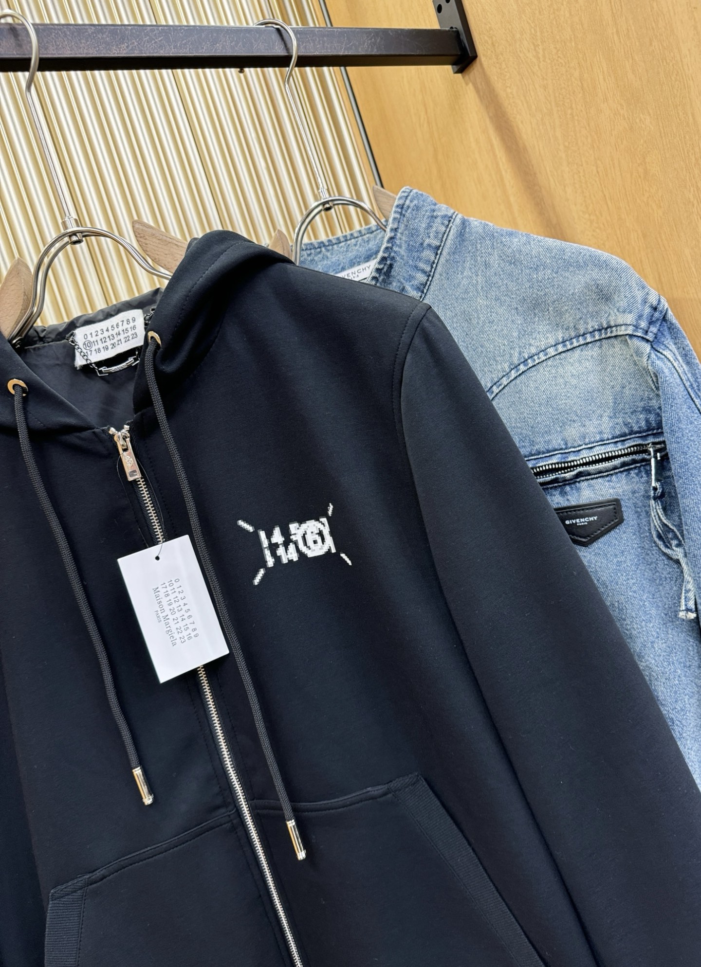 马吉拉 2025秋冬新款夹克开衫外套，原单狠货 开衫外套。欧洲专柜同步，上身更随意大方，专柜原版五金奢华