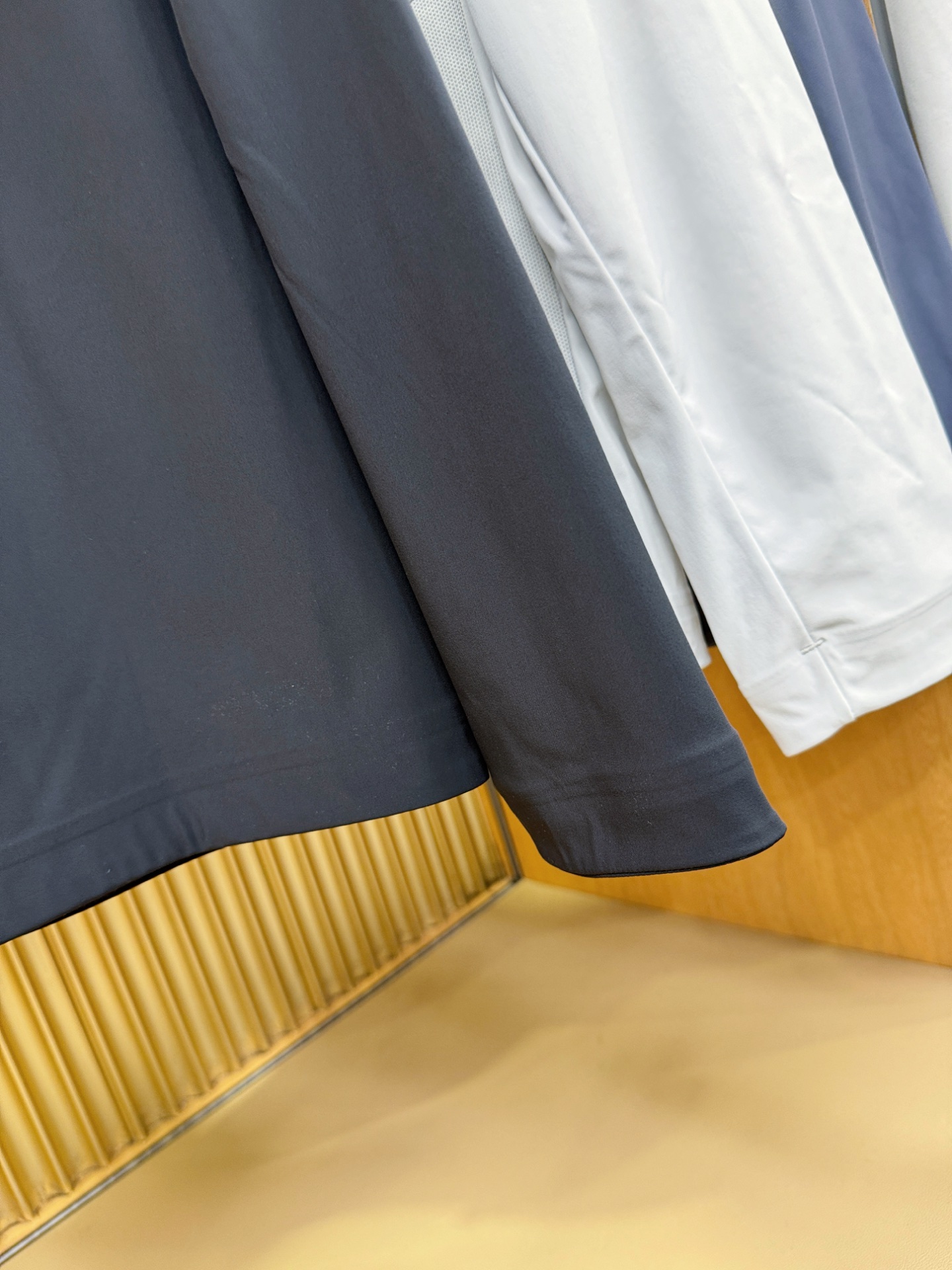 DESCENTE迪桑特 2025新款防水向导级冲锋衣机能风拉链夹克，软壳防风防水冲锋衣，高品质刺绣设计，