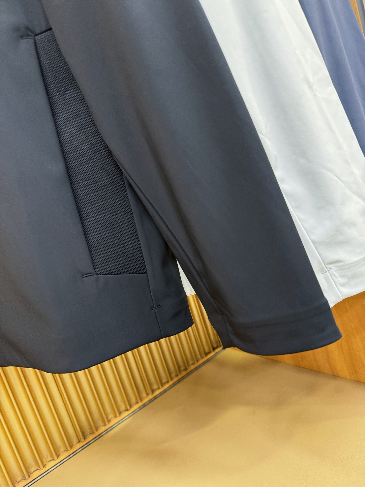 DESCENTE迪桑特 2025新款防水向导级冲锋衣机能风拉链夹克，软壳防风防水冲锋衣，高品质刺绣设计，