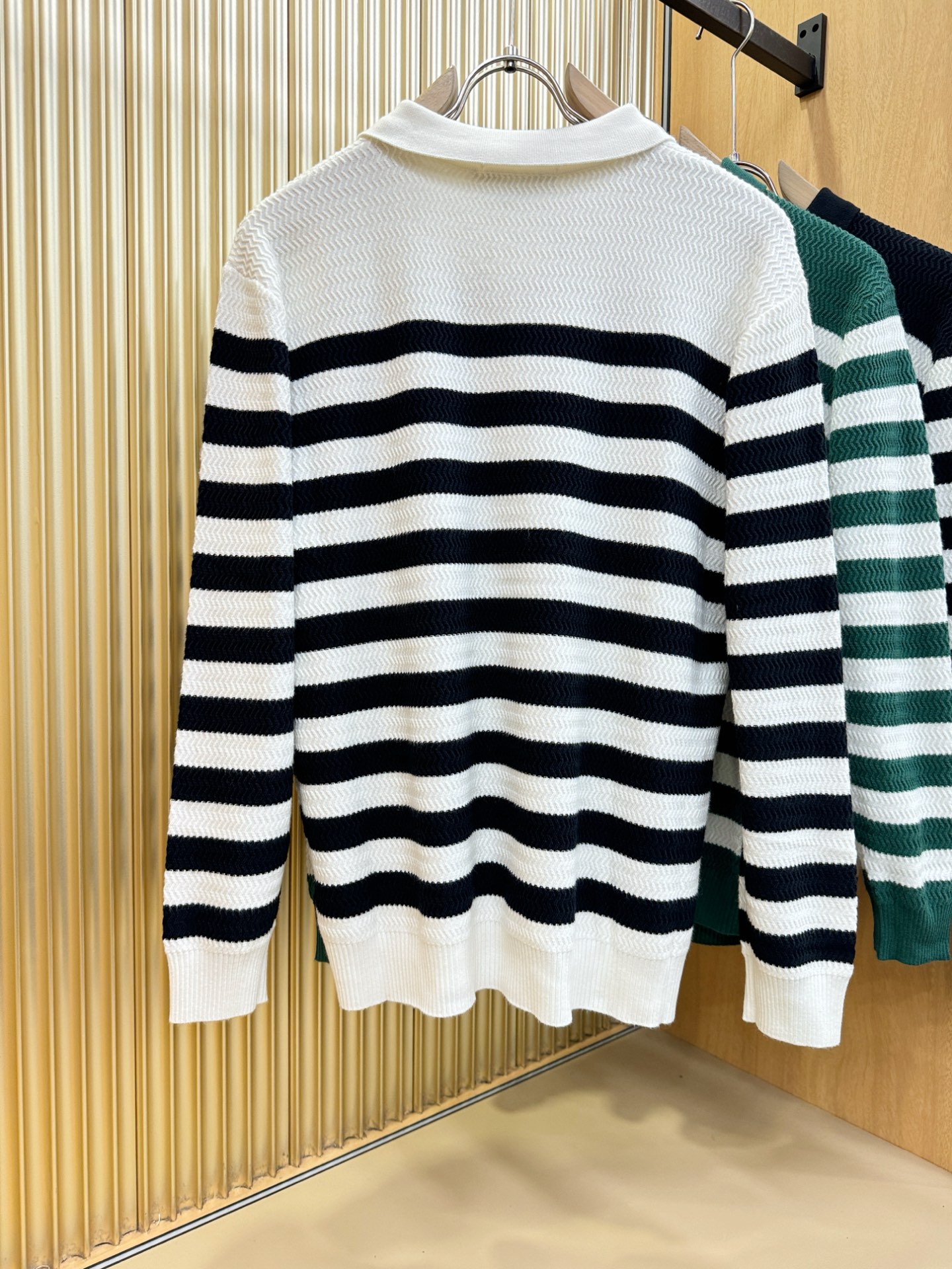 PRADA 普拉达 2025新款毛衣，胸前logo设计！贸易公司渠道稀出，同步官网发售！秋冬系列经典设计