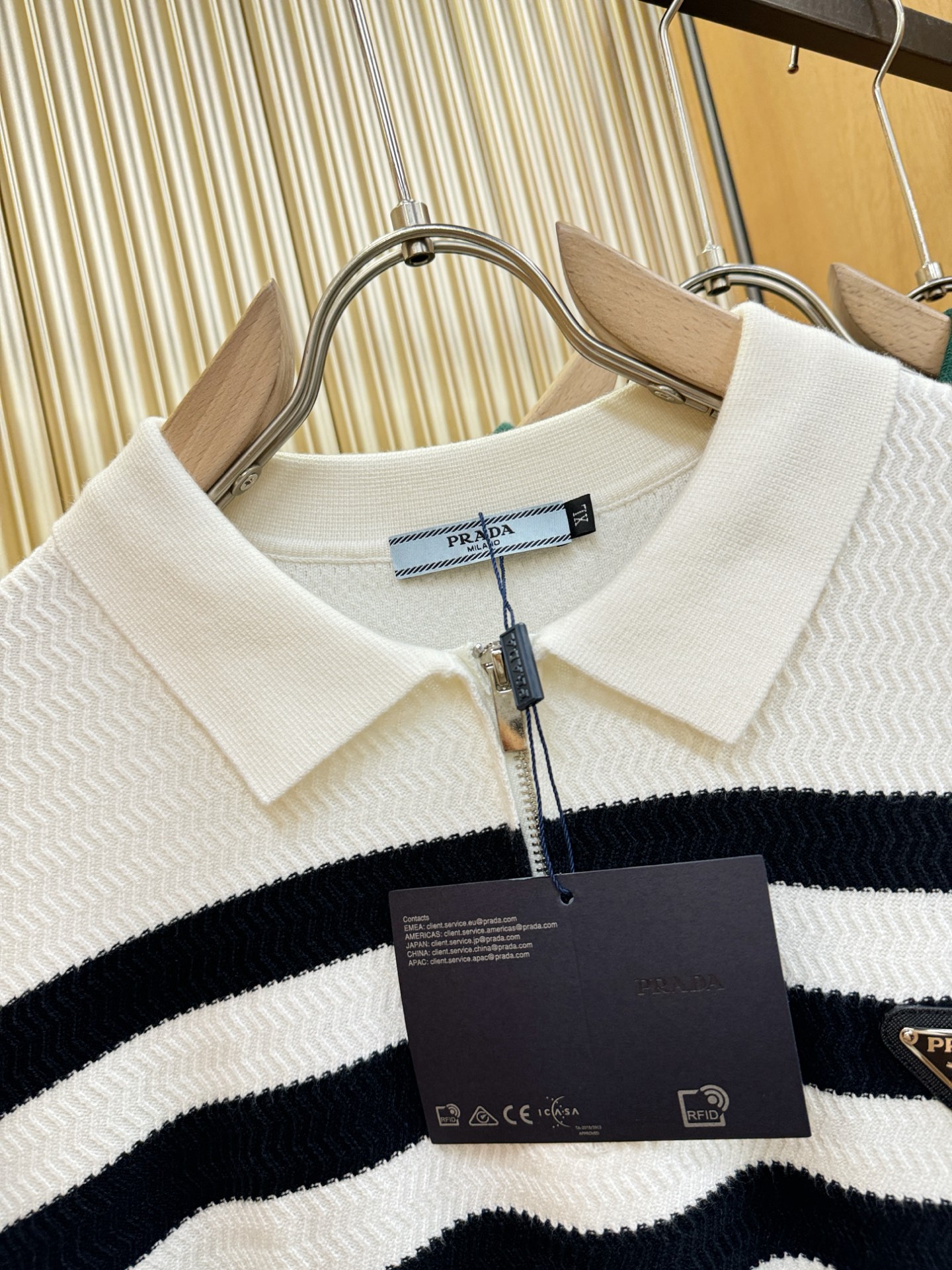 PRADA 普拉达 2025新款毛衣，胸前logo设计！贸易公司渠道稀出，同步官网发售！秋冬系列经典设计