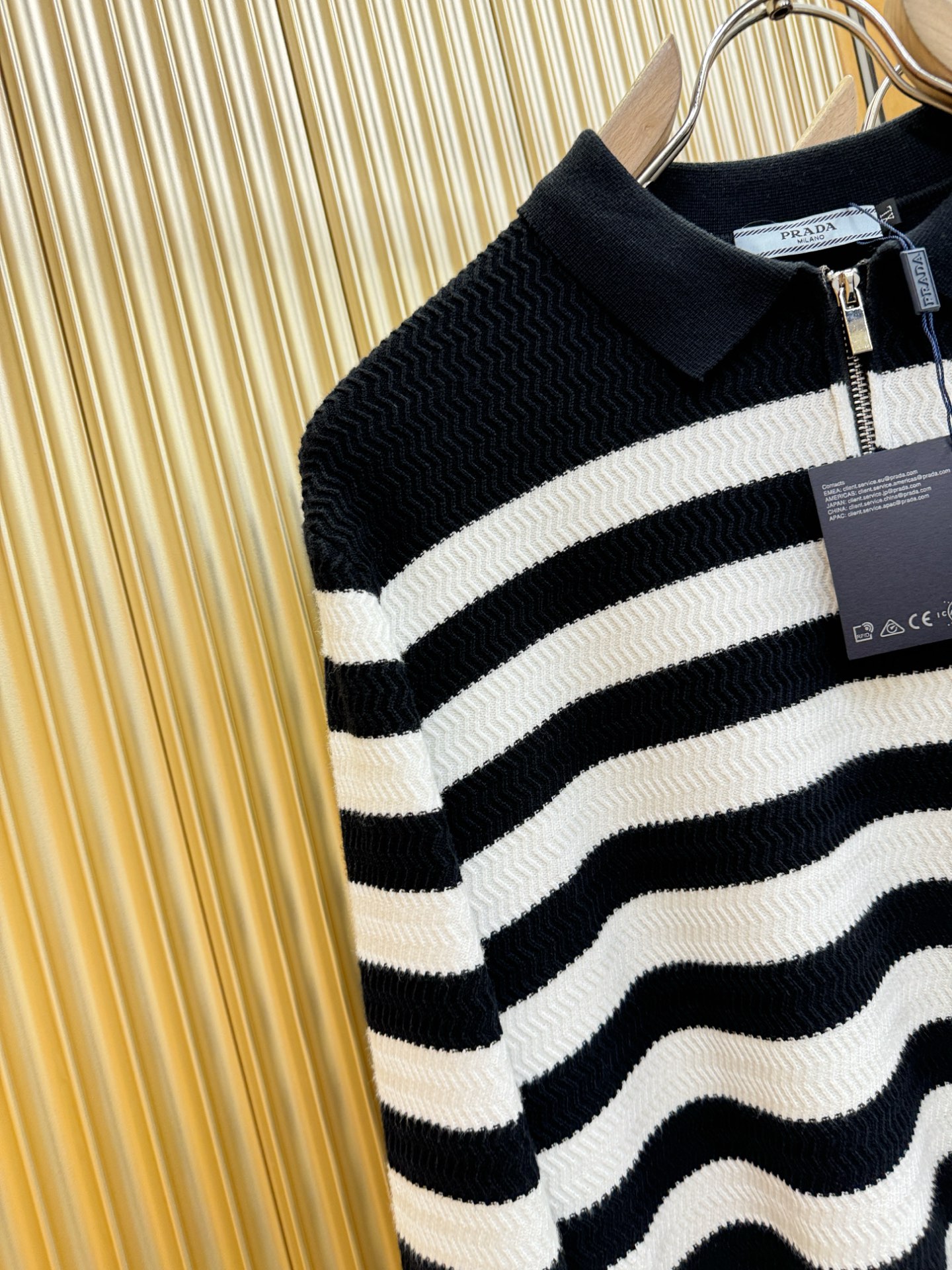 PRADA 普拉达 2025新款毛衣，胸前logo设计！贸易公司渠道稀出，同步官网发售！秋冬系列经典设计