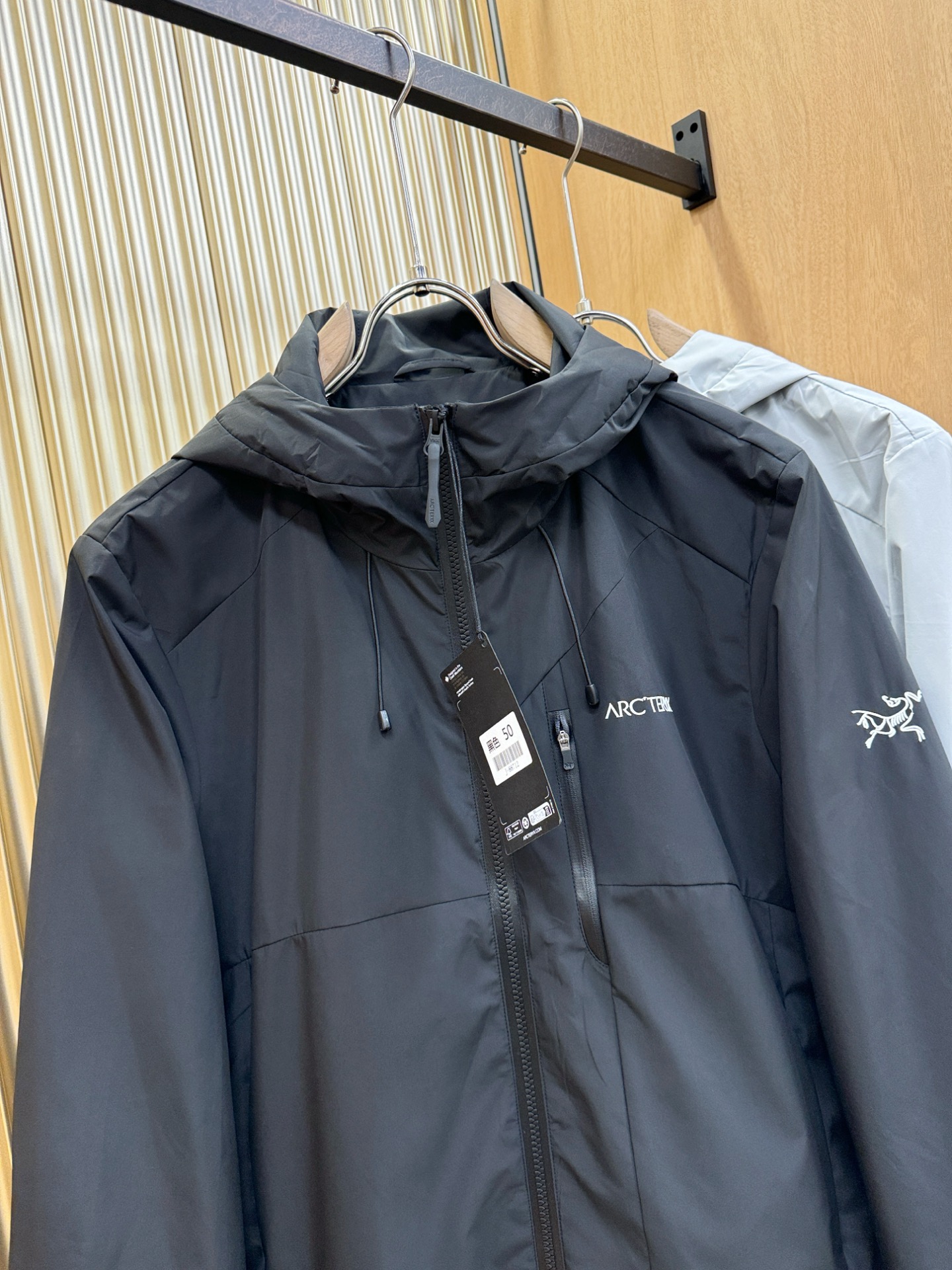 ARC‘TERYX/始祖鸟 2025秋冬新款夹克外套，原单狠货 意大利进口面料时尚夹克外套。欧洲专柜同步