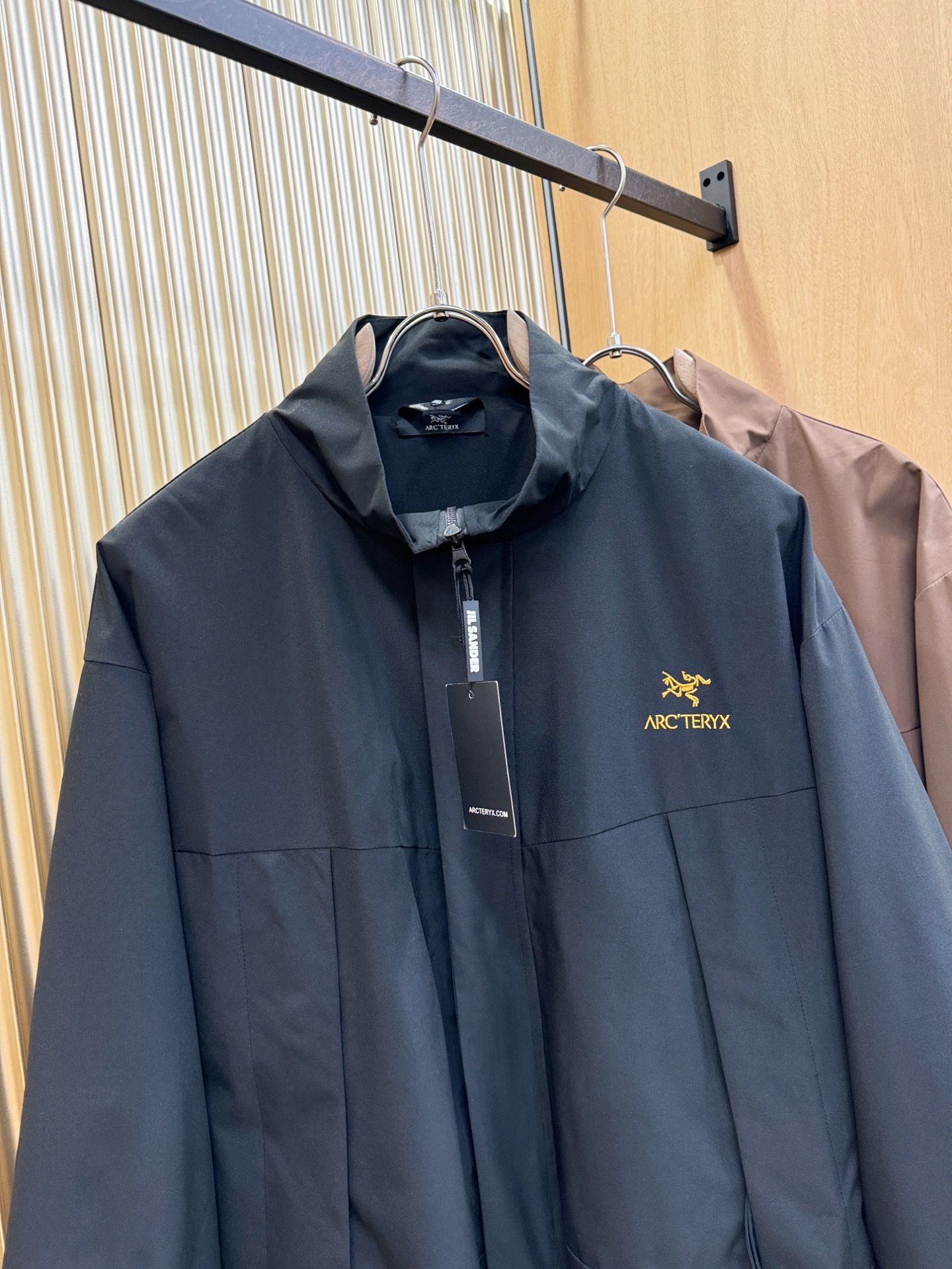 ARC‘TERYX/始祖鸟 2025秋冬新款夹克外套，原单狠货 意大利进口面料时尚夹克外套。欧洲专柜同步