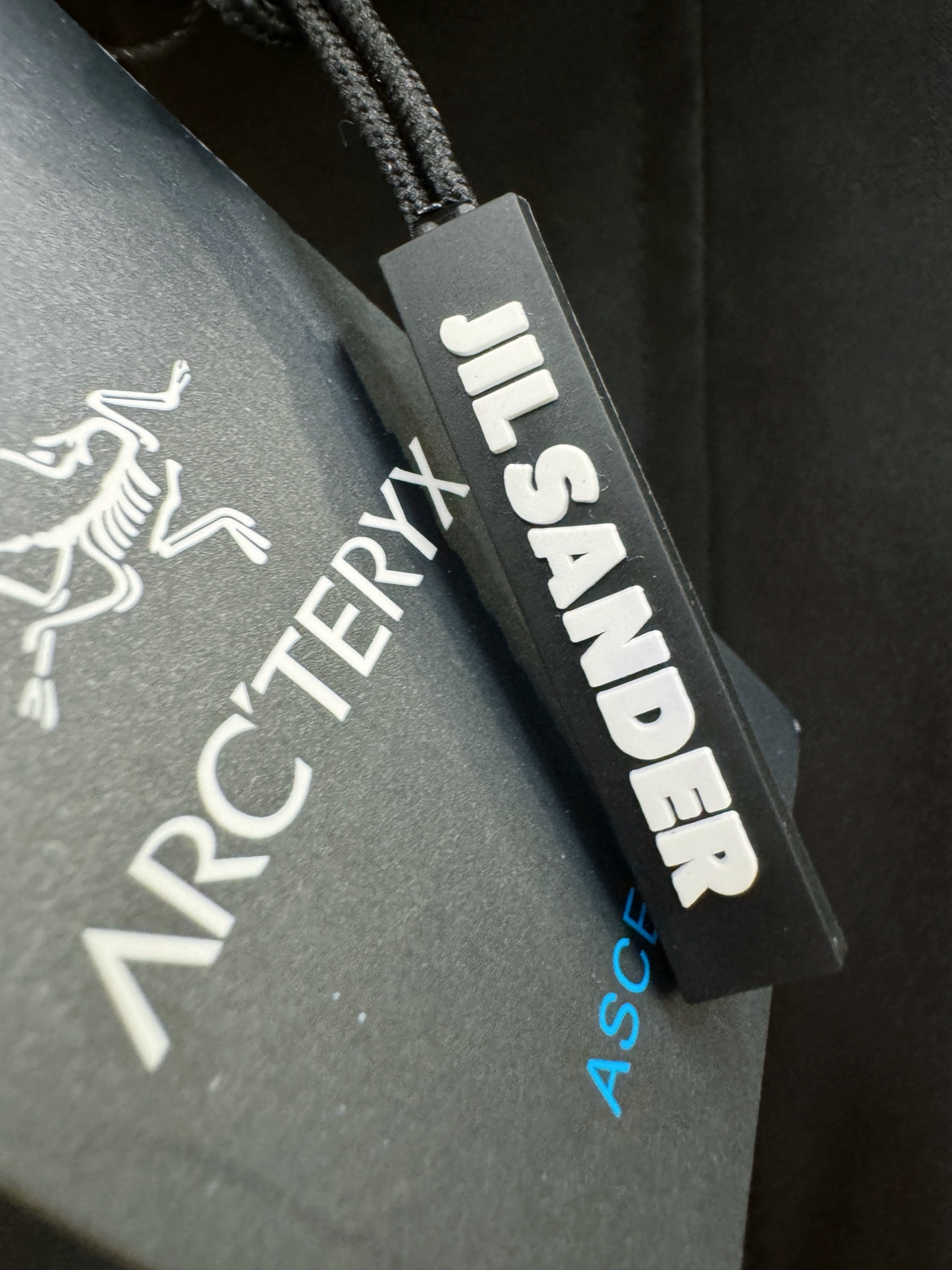 ARC‘TERYX/始祖鸟 2025秋冬新款夹克外套，原单狠货 意大利进口面料时尚夹克外套。欧洲专柜同步