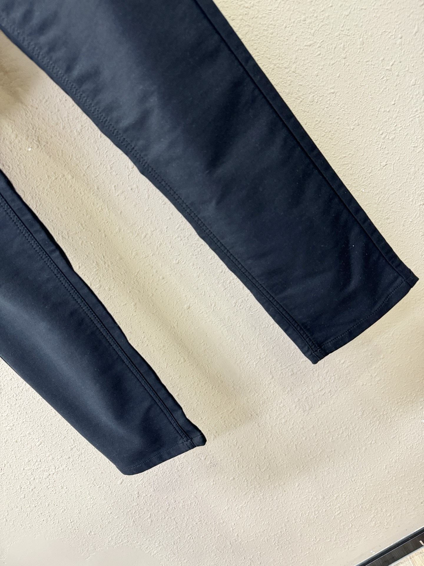 PRADA 普拉达 2025专柜新品，原版牛仔裤 原版重工打造，品牌经典LOGO设计，三标齐全！原版五金