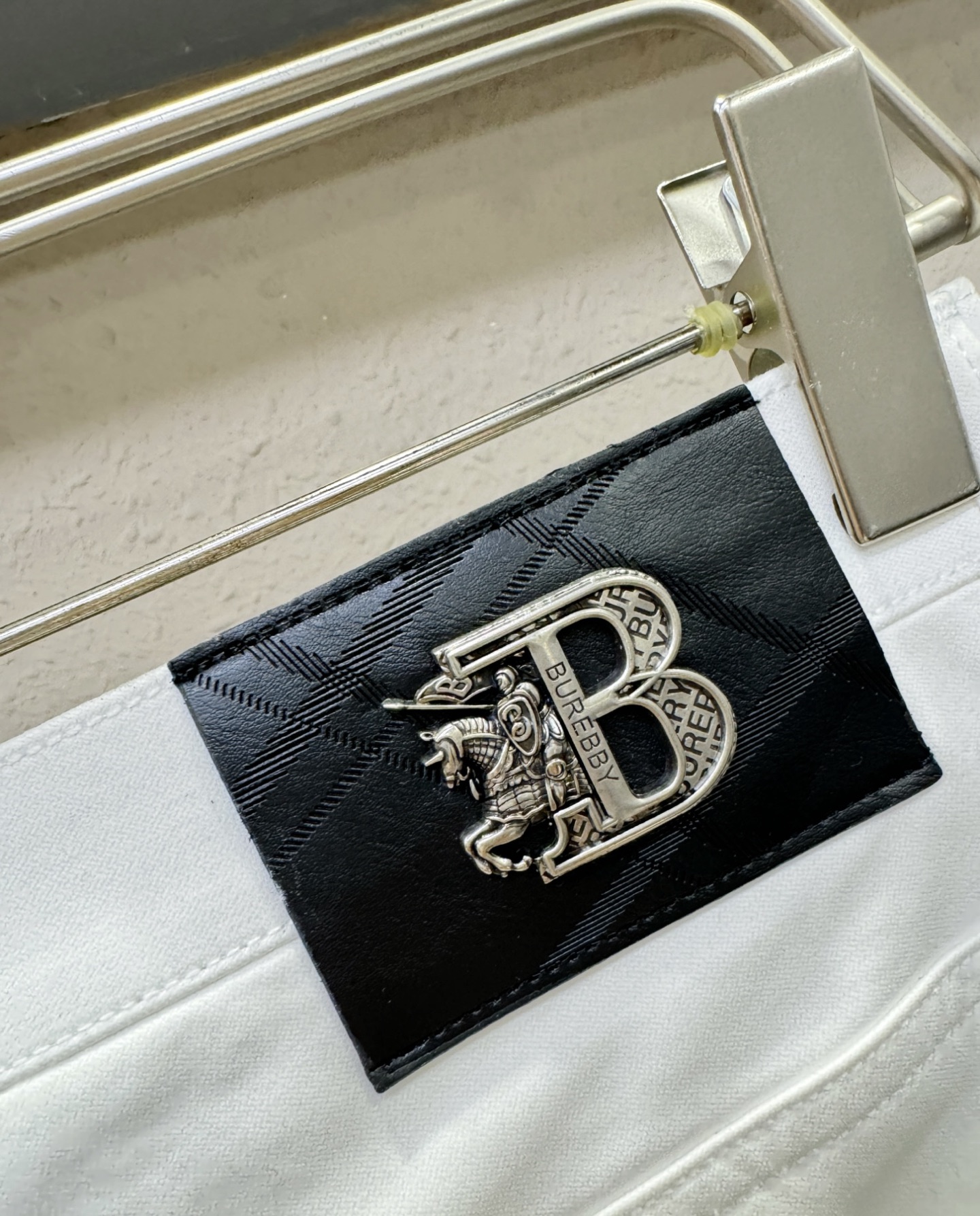 BURBERRY巴宝莉 超火爆休闲裤，面料柔软舒适有质感，原版五金配件，非常炫酷👍细节处理精致，上身效果