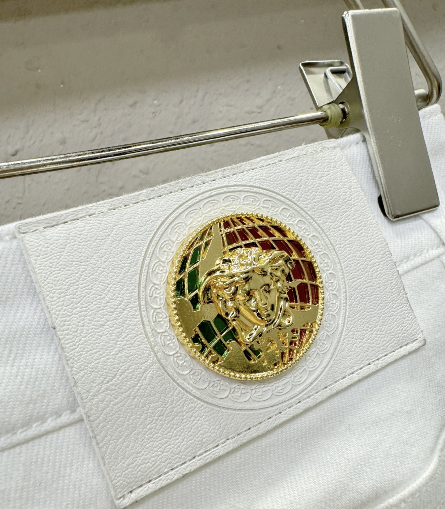 Versace 范思哲 2025专柜新品，原版牛仔裤 原版重工打造，品牌经典LOGO设计，三标齐全！原版