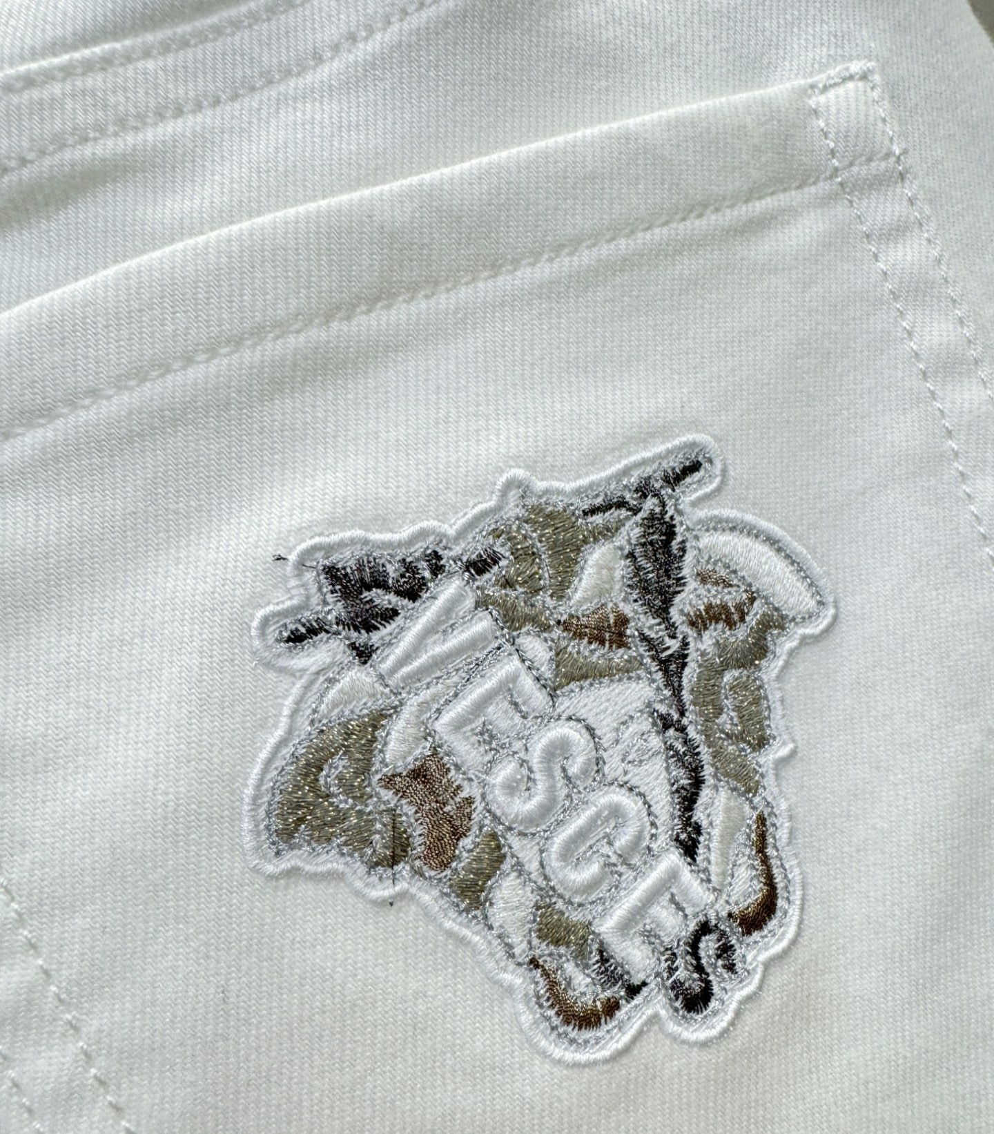 Versace 范思哲 2025专柜新品，原版牛仔裤 原版重工打造，品牌经典LOGO设计，三标齐全！原版