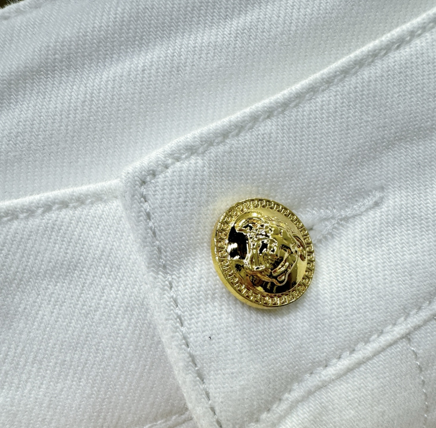 Versace 范思哲 2025专柜新品，原版牛仔裤 原版重工打造，品牌经典LOGO设计，三标齐全！原版