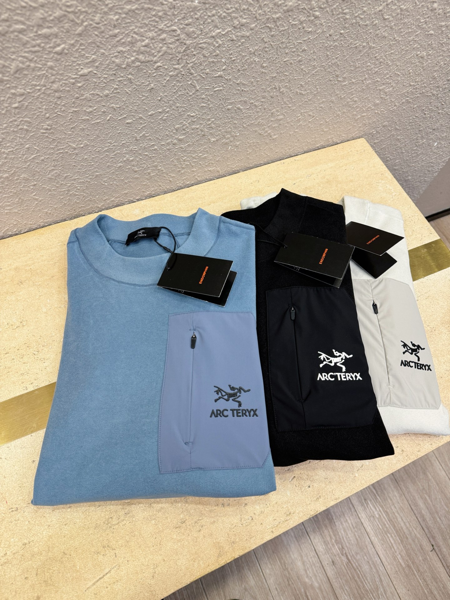 ARC‘TERYX/始祖鸟 2025ss秋冬新品 长袖T恤，经典Logo设计，百搭款 官网同步发售 定制