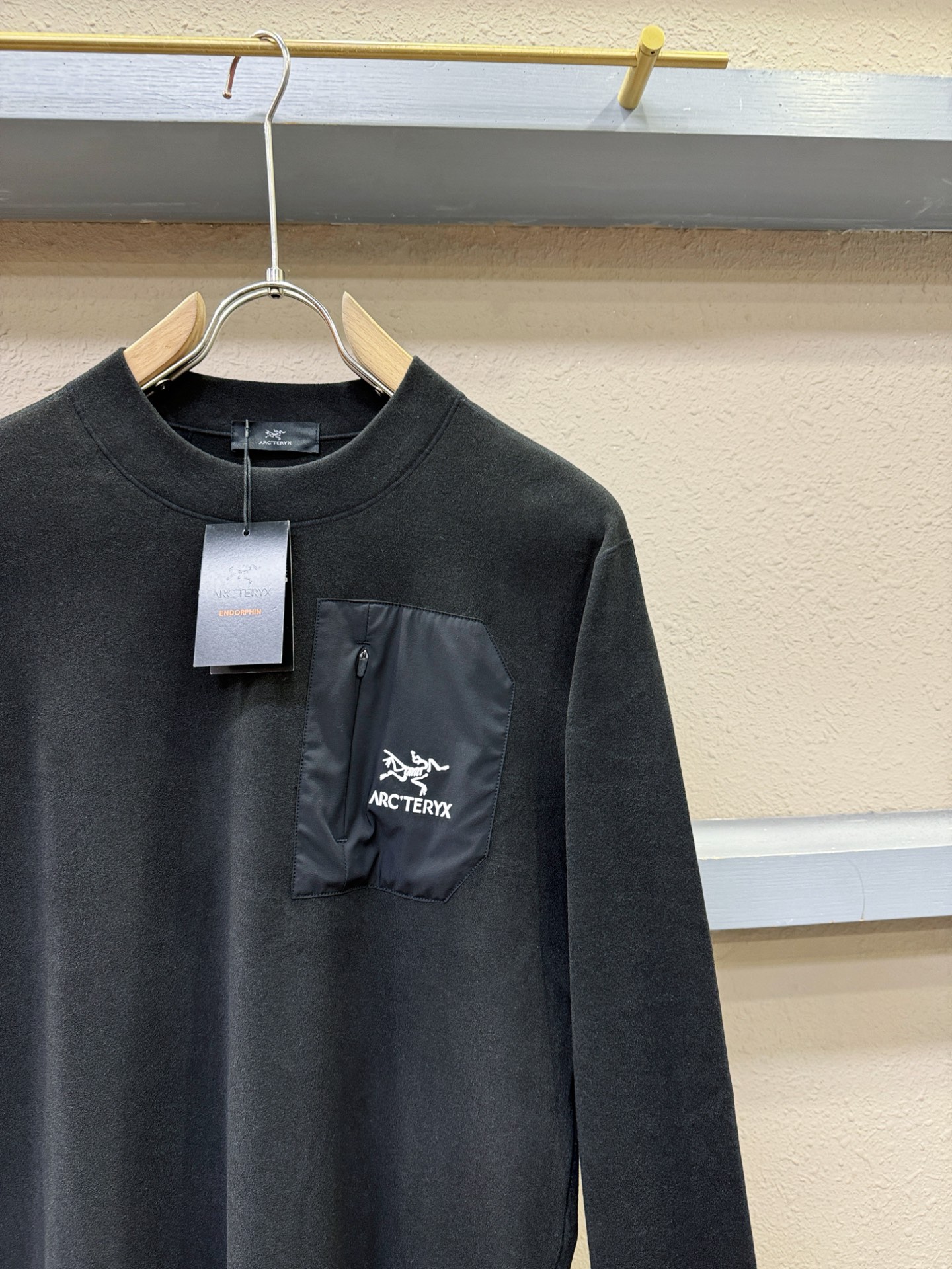 ARC‘TERYX/始祖鸟 2025ss秋冬新品 长袖T恤，经典Logo设计，百搭款 官网同步发售 定制