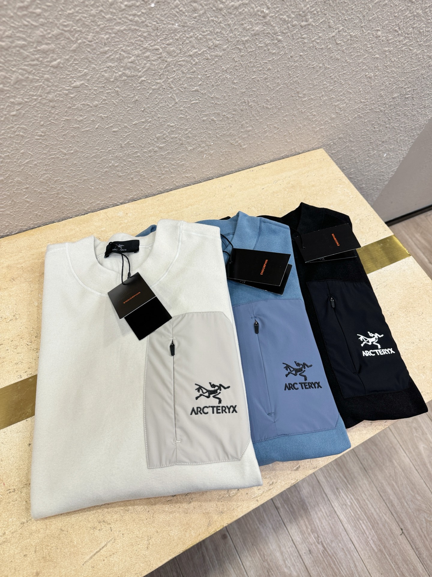 ARC‘TERYX/始祖鸟 2025ss秋冬新品 长袖T恤，经典Logo设计，百搭款 官网同步发售 定制