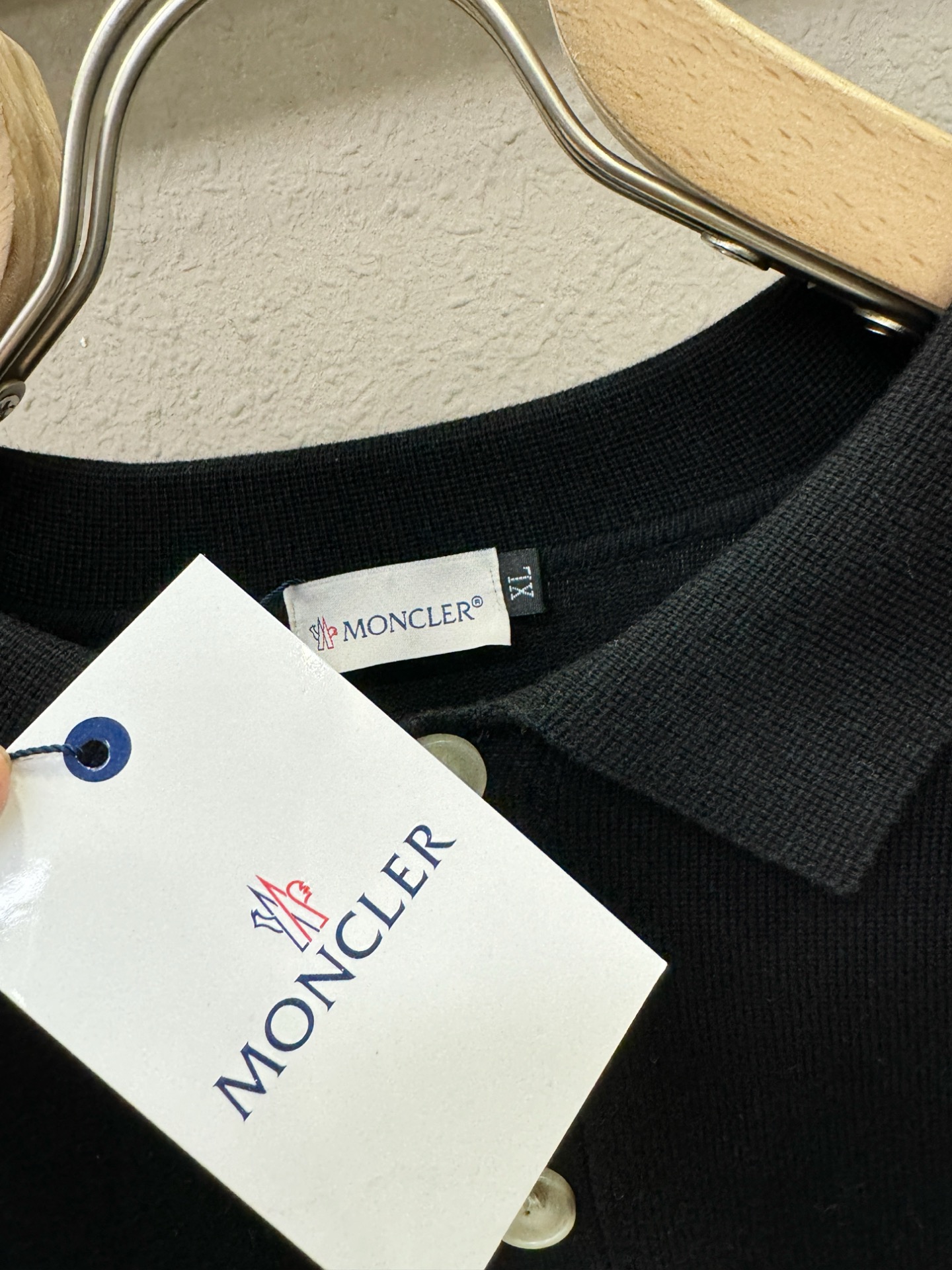 Moncler蒙口 2025新款毛衣，胸前logo设计！贸易公司渠道稀出，同步官网发售！秋冬系列经典设计