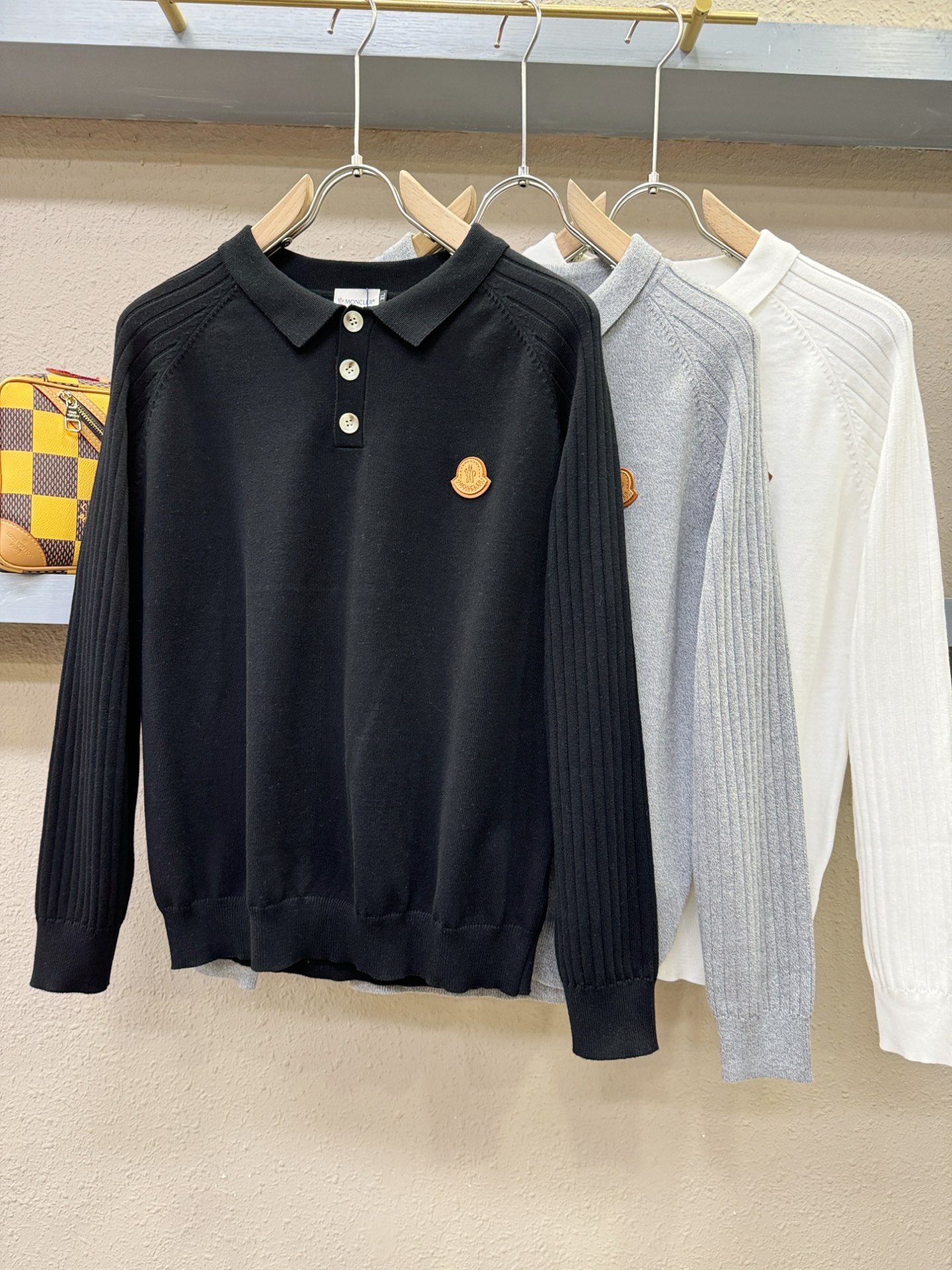 Moncler蒙口 2025新款毛衣，胸前logo设计！贸易公司渠道稀出，同步官网发售！秋冬系列经典设计