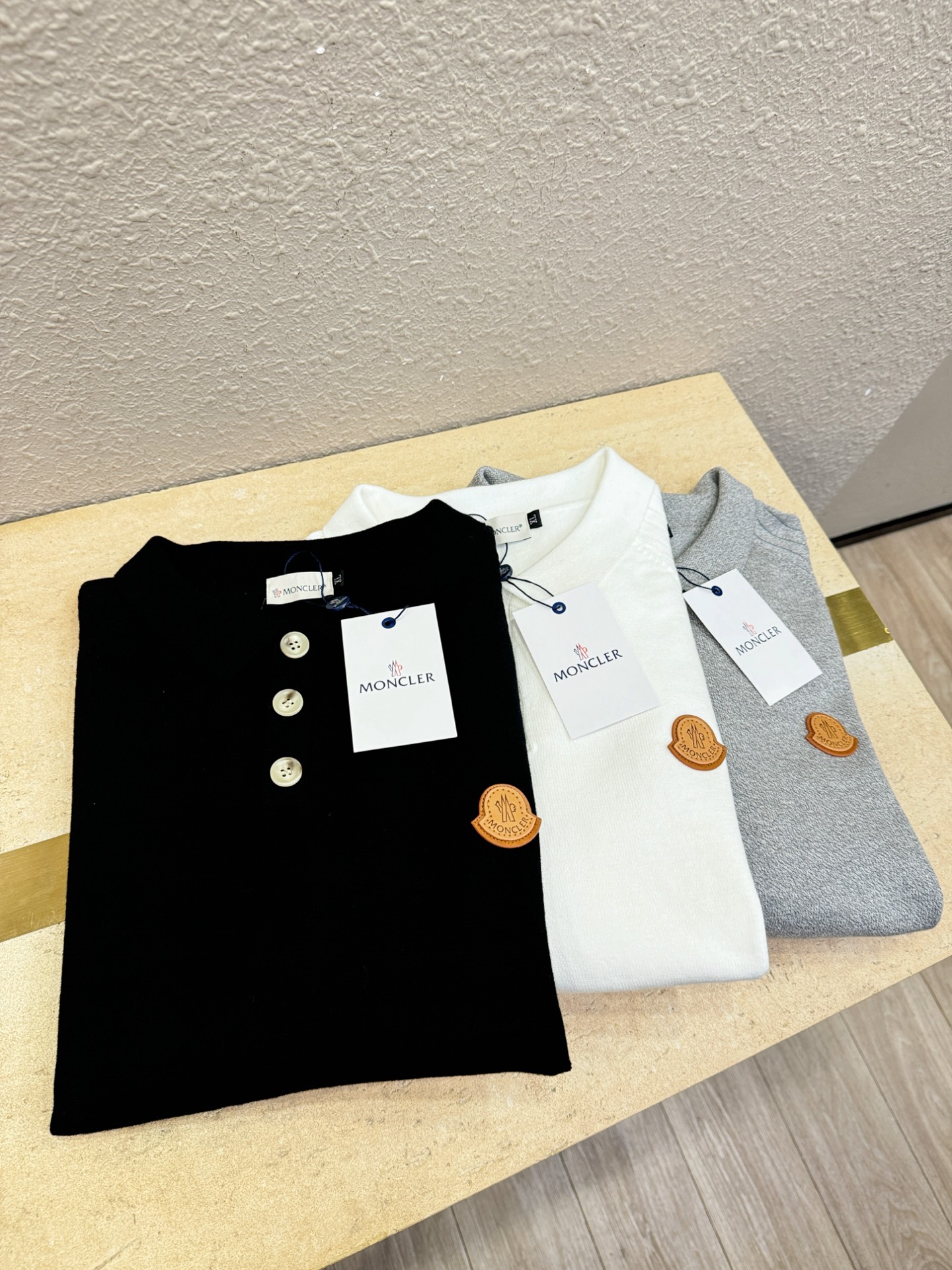 Moncler蒙口 2025新款毛衣，胸前logo设计！贸易公司渠道稀出，同步官网发售！秋冬系列经典设计