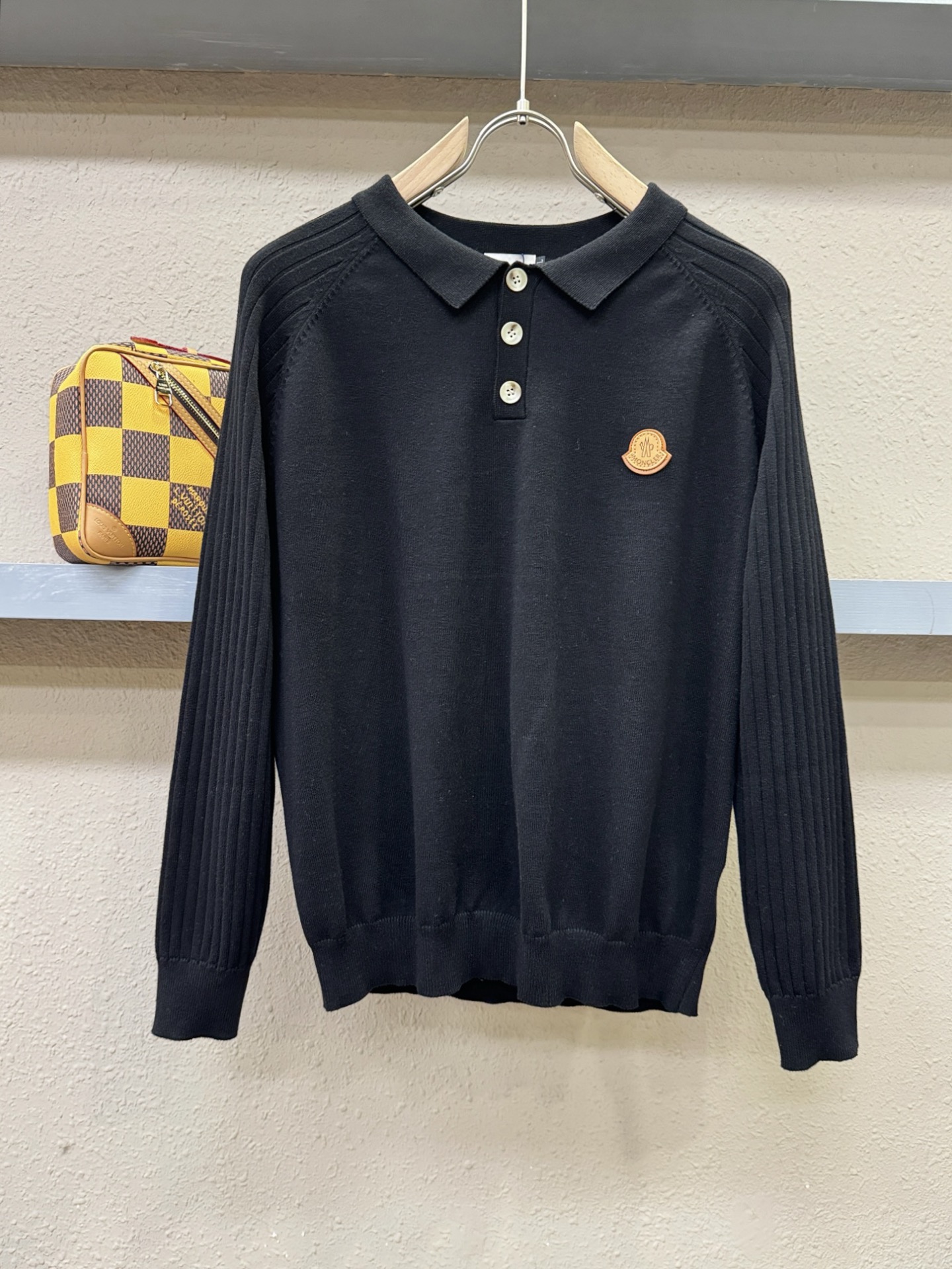 Moncler蒙口 2025新款毛衣，胸前logo设计！贸易公司渠道稀出，同步官网发售！秋冬系列经典设计