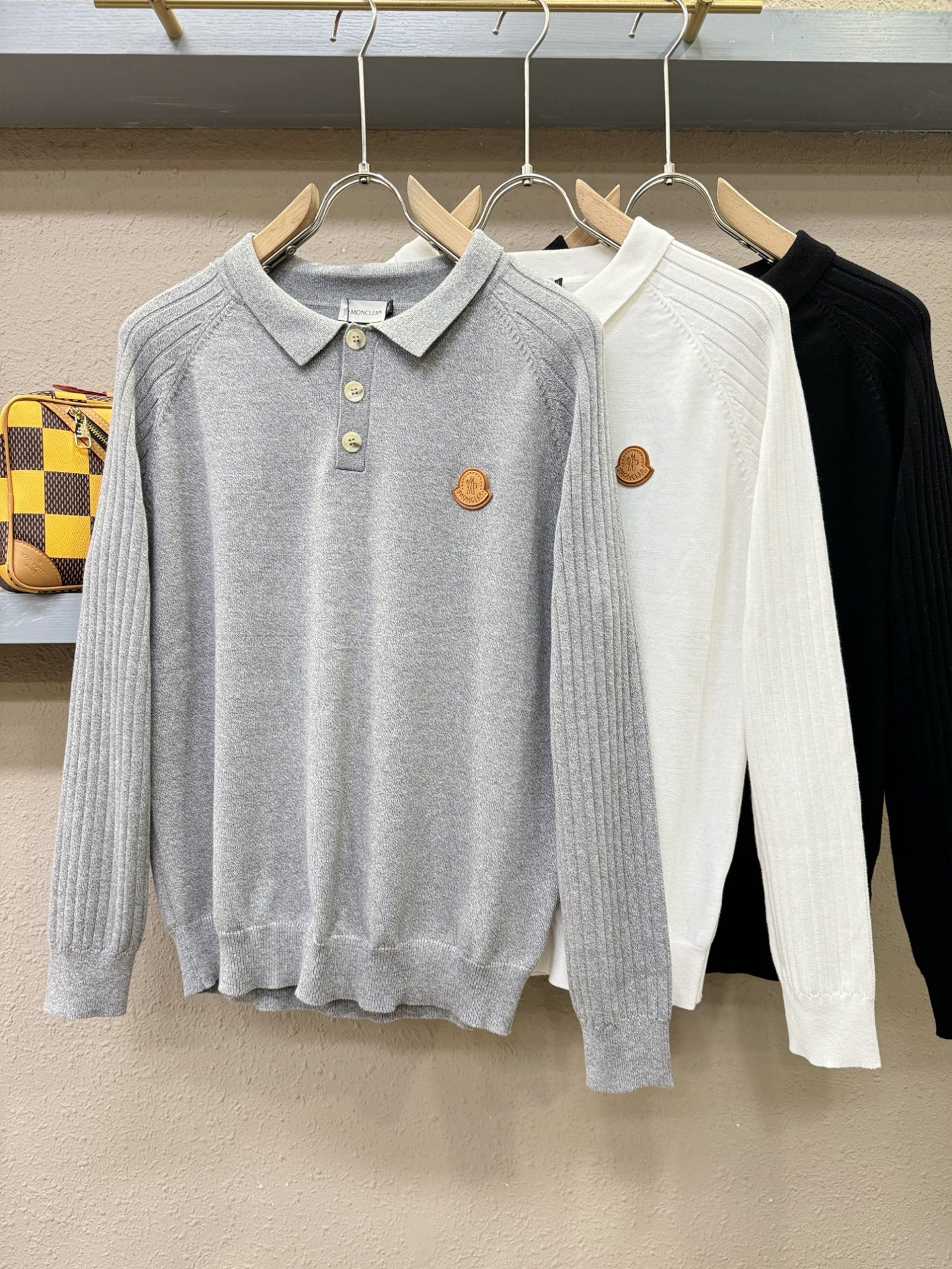 Moncler蒙口 2025新款毛衣，胸前logo设计！贸易公司渠道稀出，同步官网发售！秋冬系列经典设计