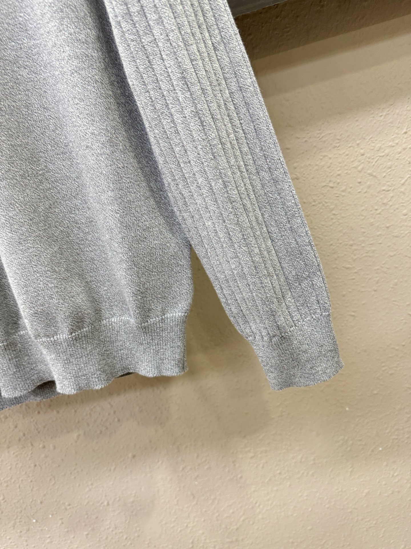 Moncler蒙口 2025新款毛衣，胸前logo设计！贸易公司渠道稀出，同步官网发售！秋冬系列经典设计