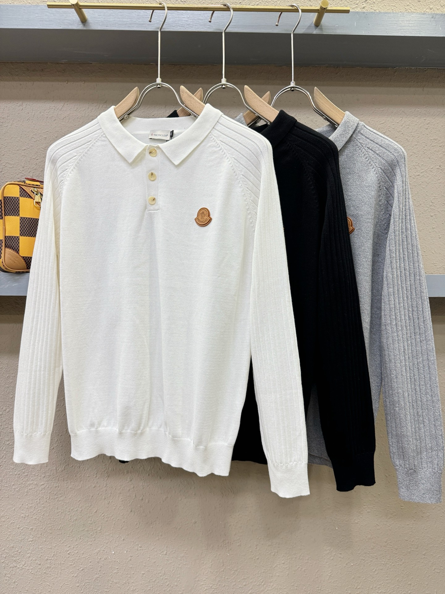 Moncler蒙口 2025新款毛衣，胸前logo设计！贸易公司渠道稀出，同步官网发售！秋冬系列经典设计