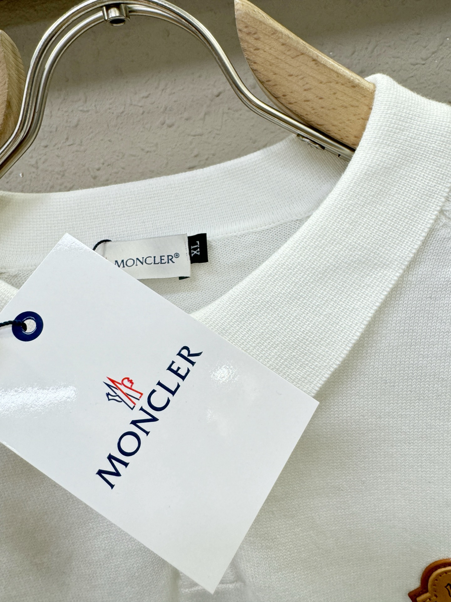 Moncler蒙口 2025新款毛衣，胸前logo设计！贸易公司渠道稀出，同步官网发售！秋冬系列经典设计