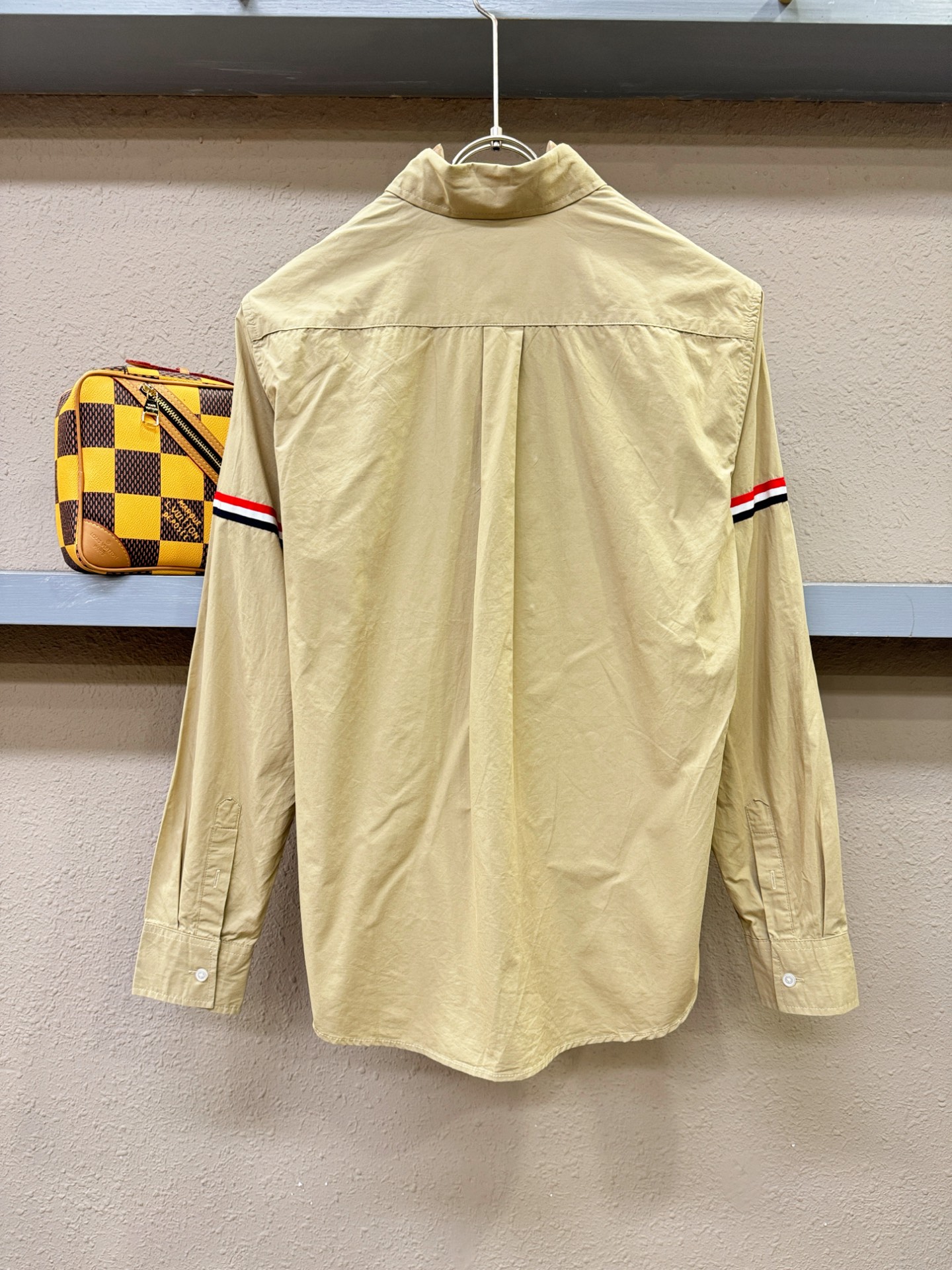 TB 2025新款衬衫，贸易公司渠道稀出，领先官网发售！经典休闲衬衫搭配独特的设计，简洁干净、经典时髦的