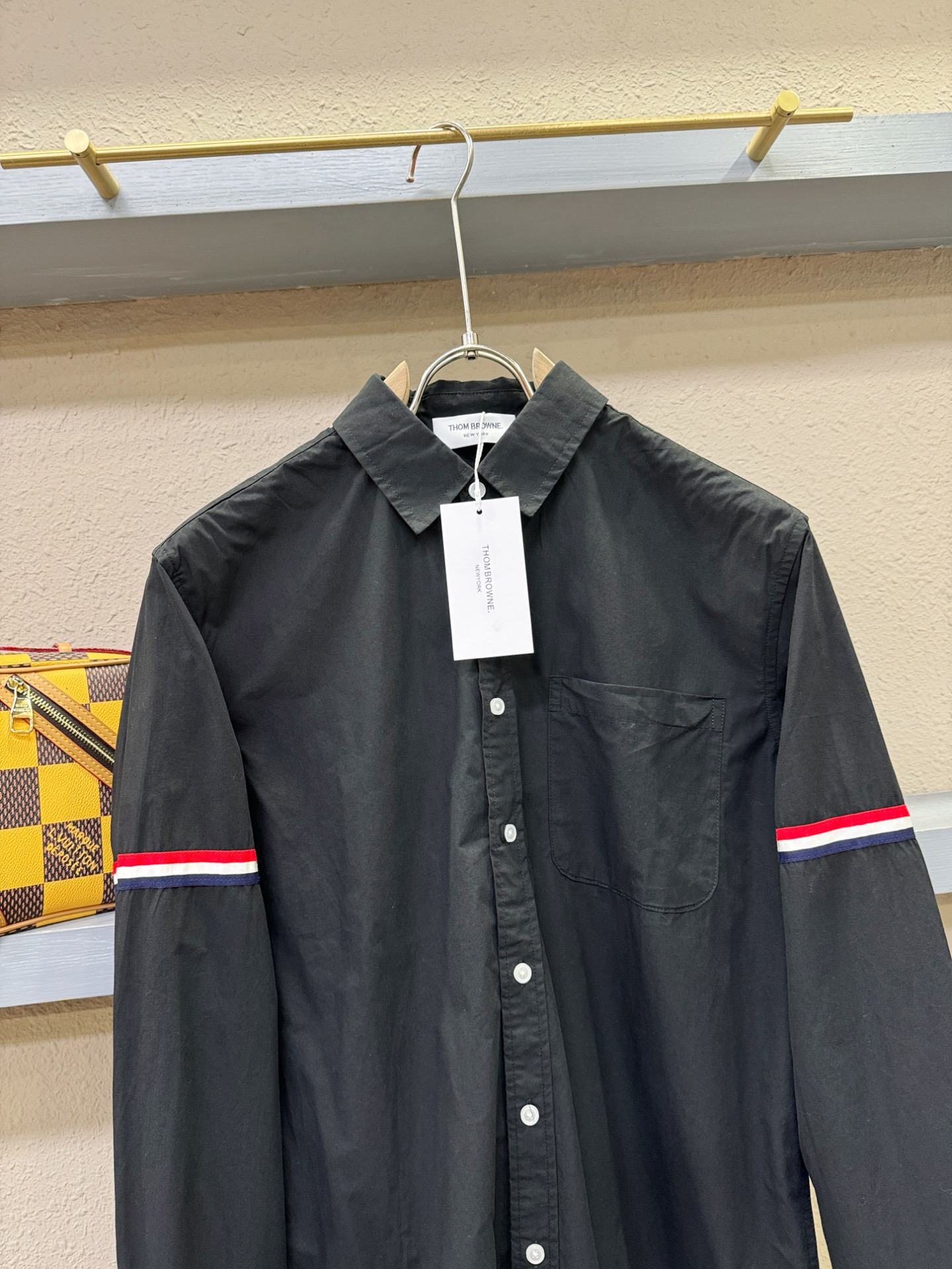 TB 2025新款衬衫，贸易公司渠道稀出，领先官网发售！经典休闲衬衫搭配独特的设计，简洁干净、经典时髦的