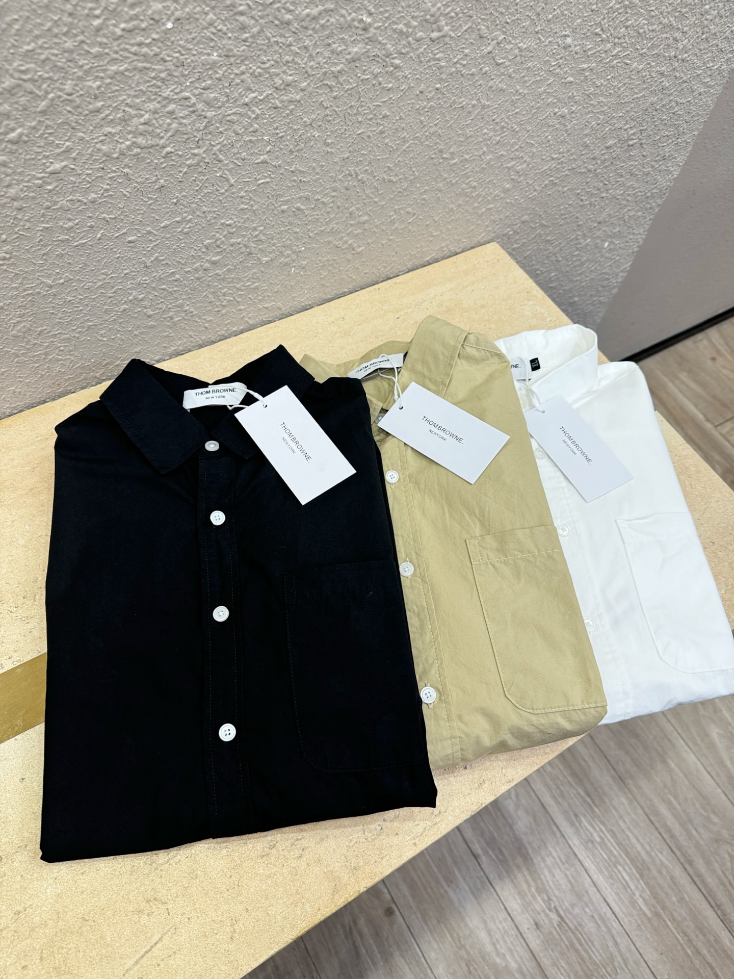 TB 2025新款衬衫，贸易公司渠道稀出，领先官网发售！经典休闲衬衫搭配独特的设计，简洁干净、经典时髦的