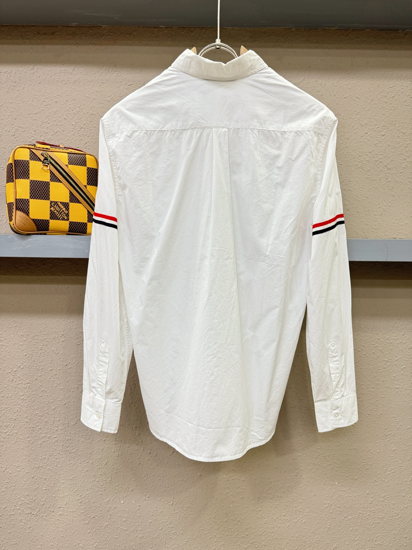 TB 2025新款衬衫，贸易公司渠道稀出，领先官网发售！经典休闲衬衫搭配独特的设计，简洁干净、经典时髦的