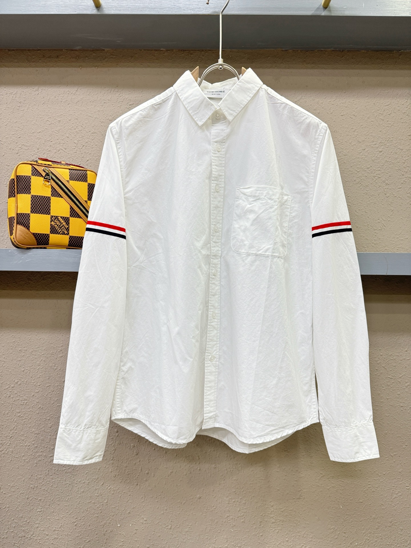 TB 2025新款衬衫，贸易公司渠道稀出，领先官网发售！经典休闲衬衫搭配独特的设计，简洁干净、经典时髦的