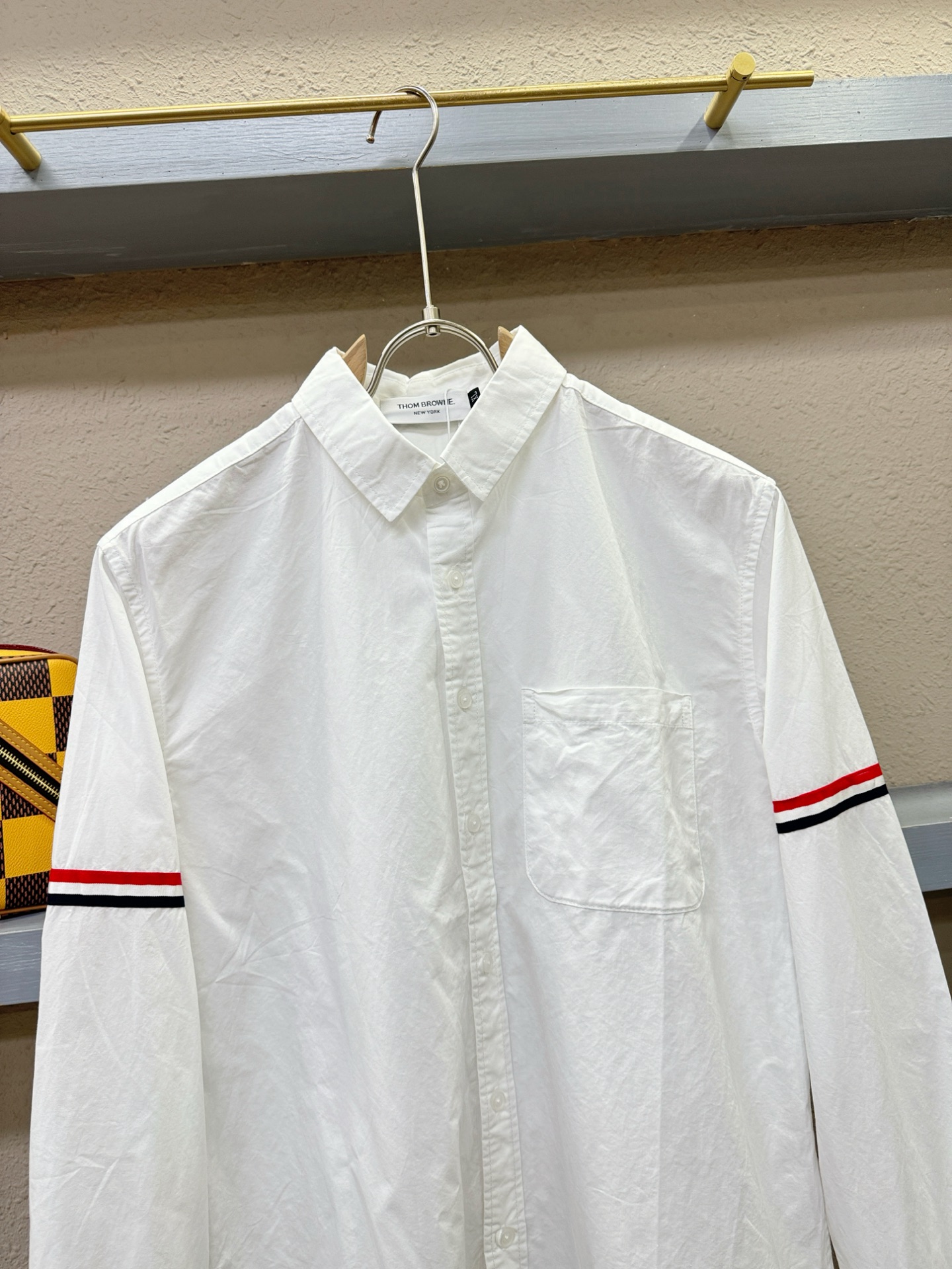 TB 2025新款衬衫，贸易公司渠道稀出，领先官网发售！经典休闲衬衫搭配独特的设计，简洁干净、经典时髦的