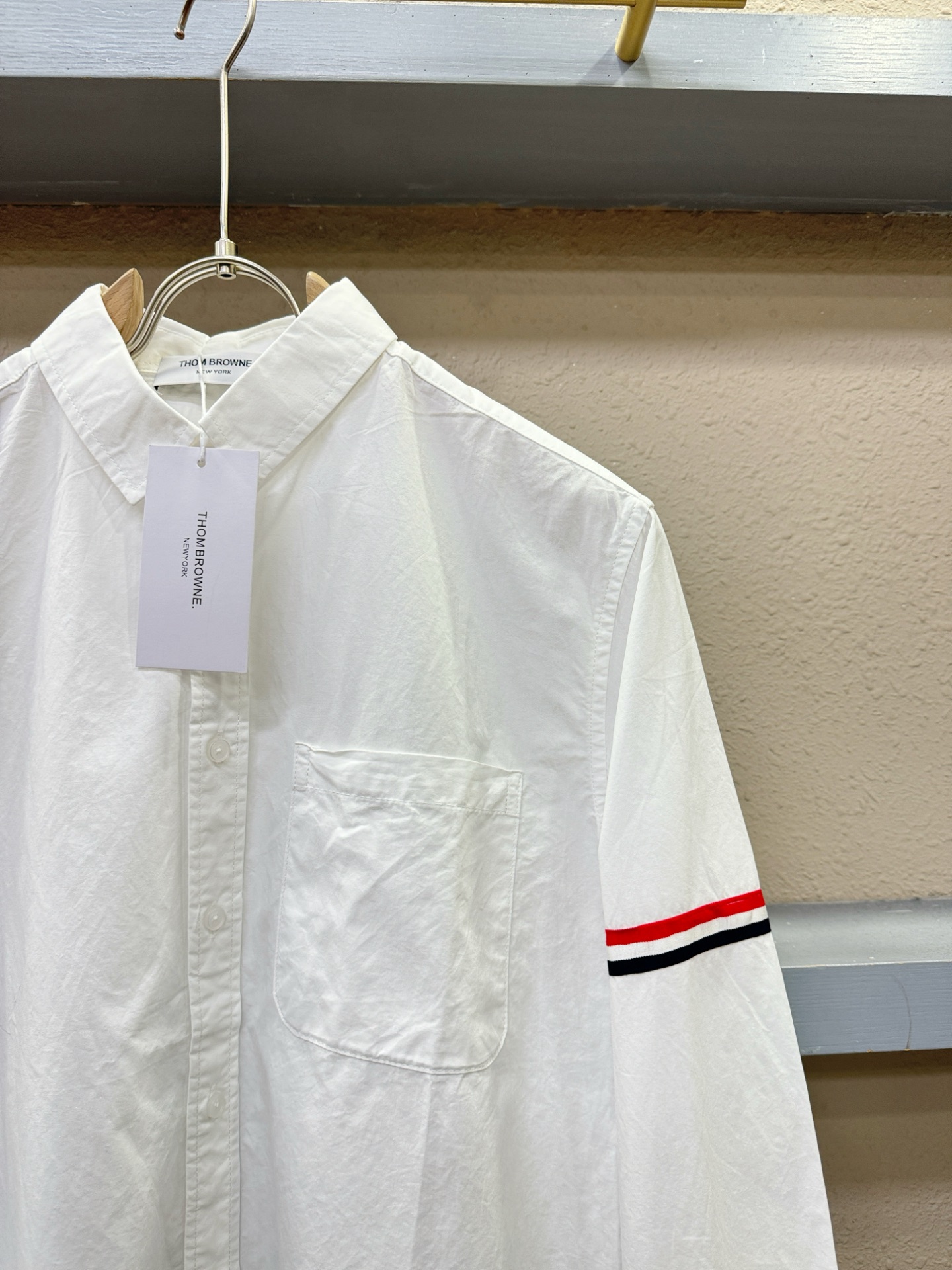 TB 2025新款衬衫，贸易公司渠道稀出，领先官网发售！经典休闲衬衫搭配独特的设计，简洁干净、经典时髦的