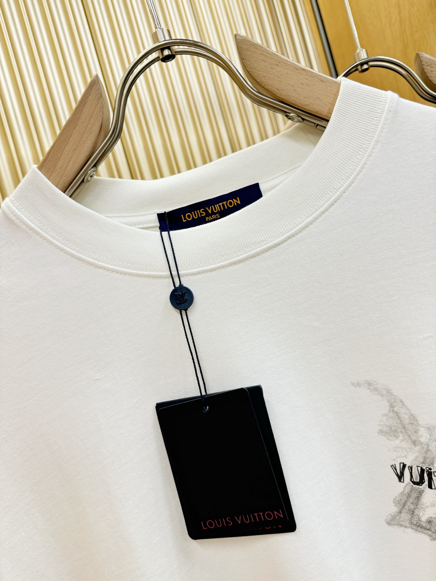 LV路易威登 2025ss秋冬新品 长袖T恤，经典Logo设计，百搭款 官网同步发售 定制面料，柔软细腻