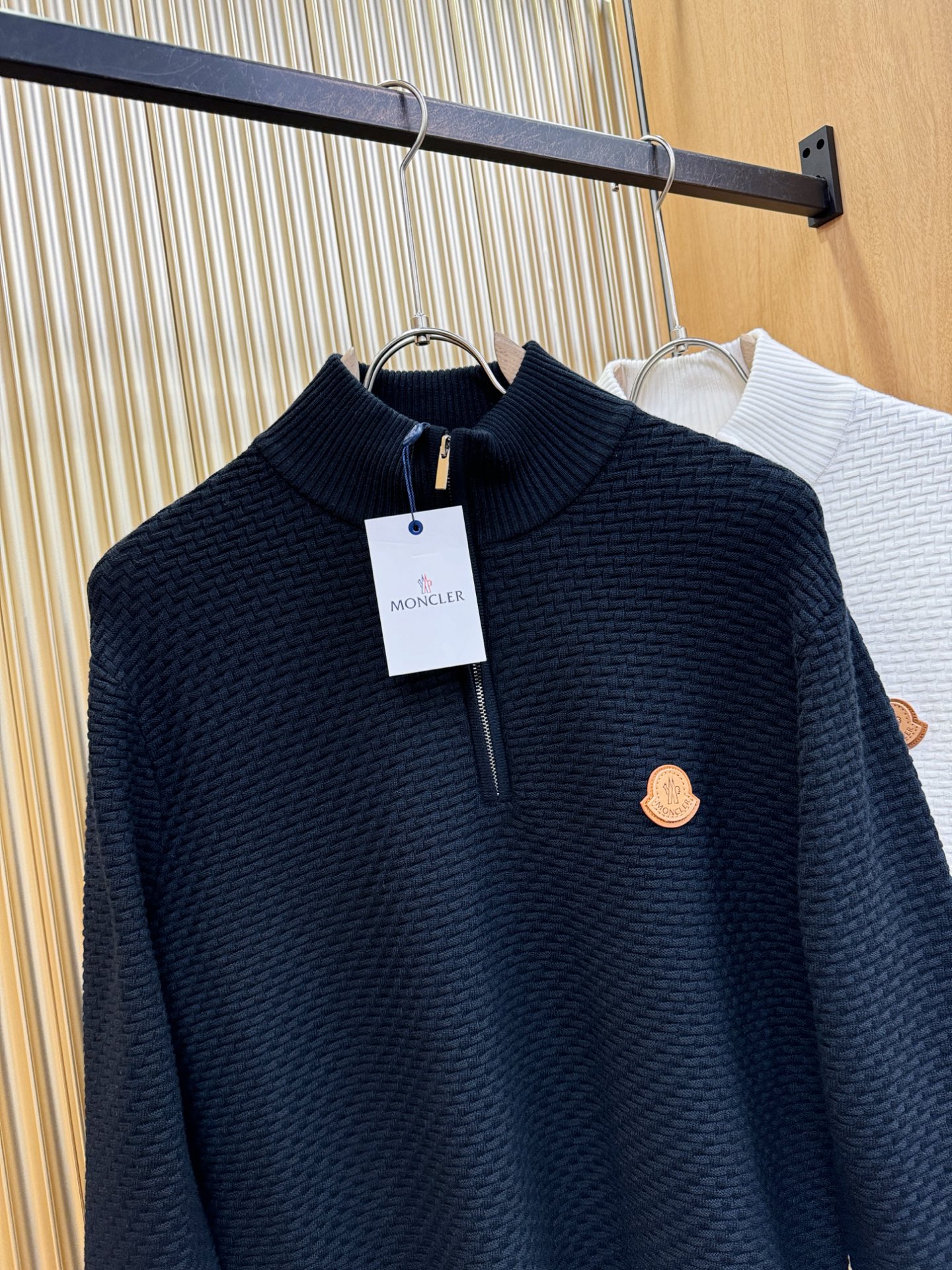 Moncler蒙口 2025新款毛衣，胸前logo设计！贸易公司渠道稀出，同步官网发售！秋冬系列经典设计