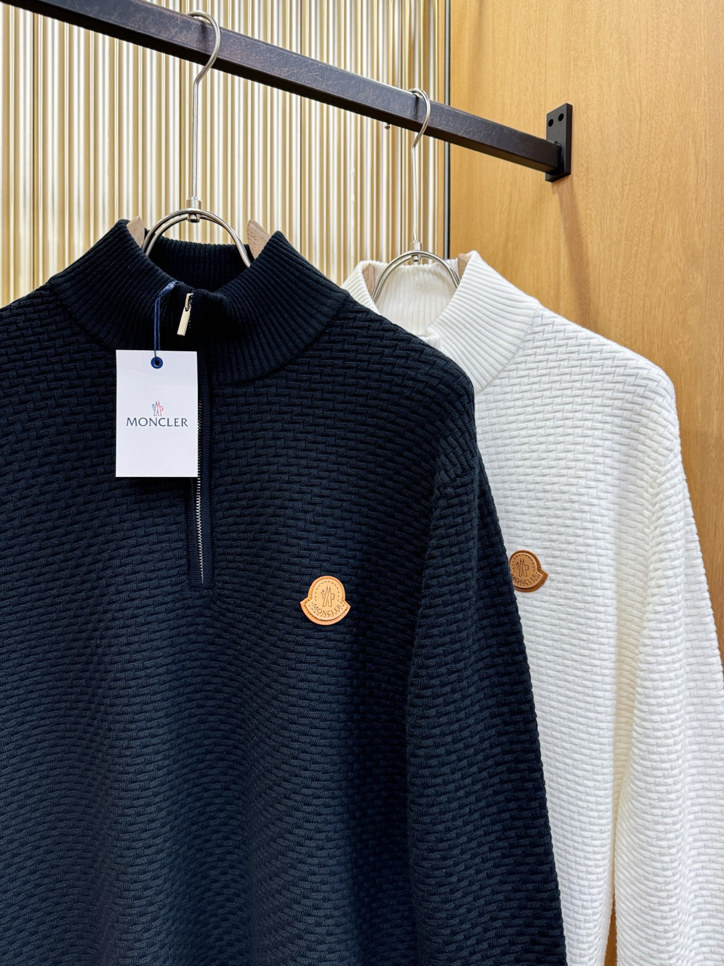 Moncler蒙口 2025新款毛衣，胸前logo设计！贸易公司渠道稀出，同步官网发售！秋冬系列经典设计