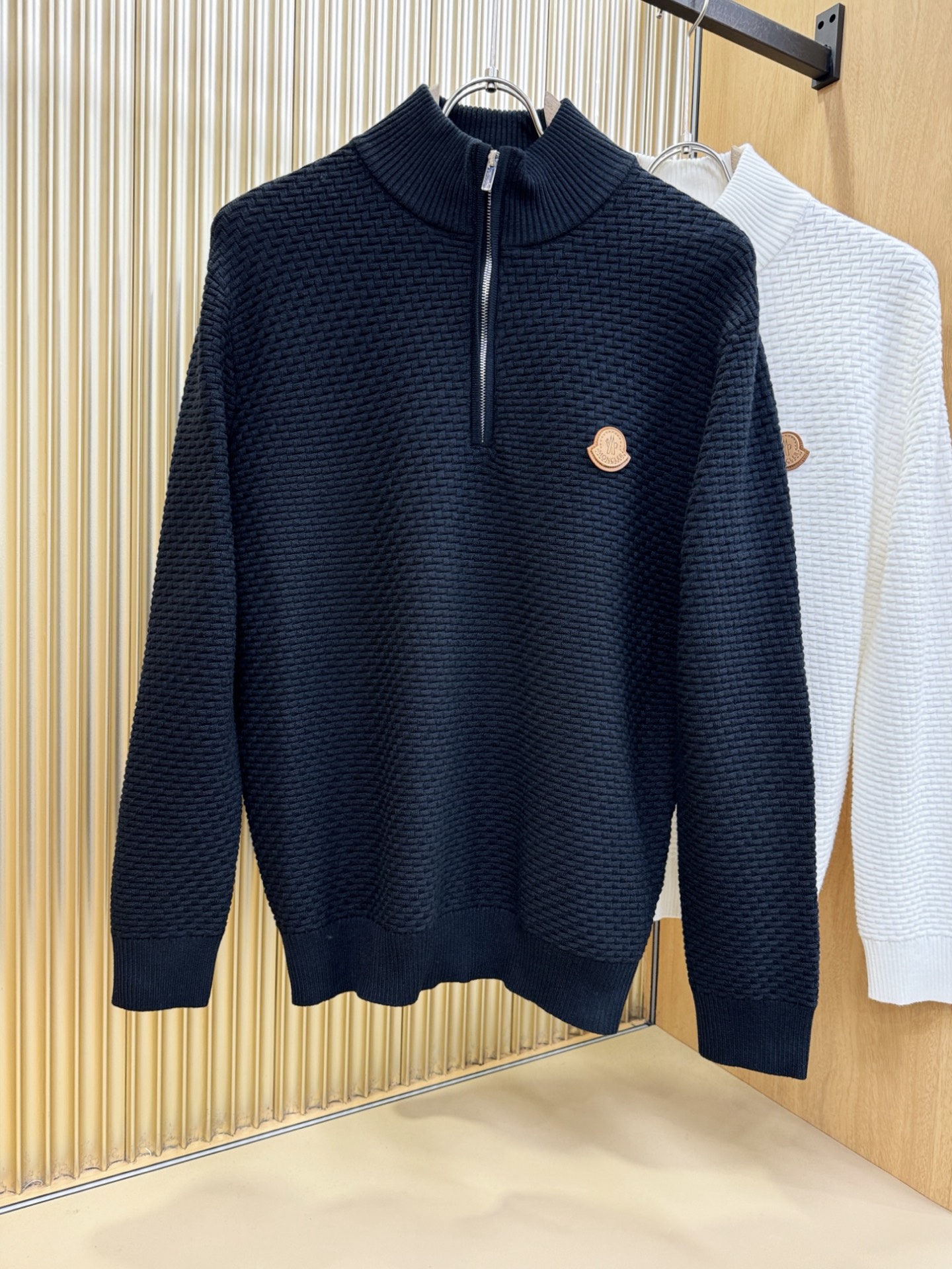 Moncler蒙口 2025新款毛衣，胸前logo设计！贸易公司渠道稀出，同步官网发售！秋冬系列经典设计