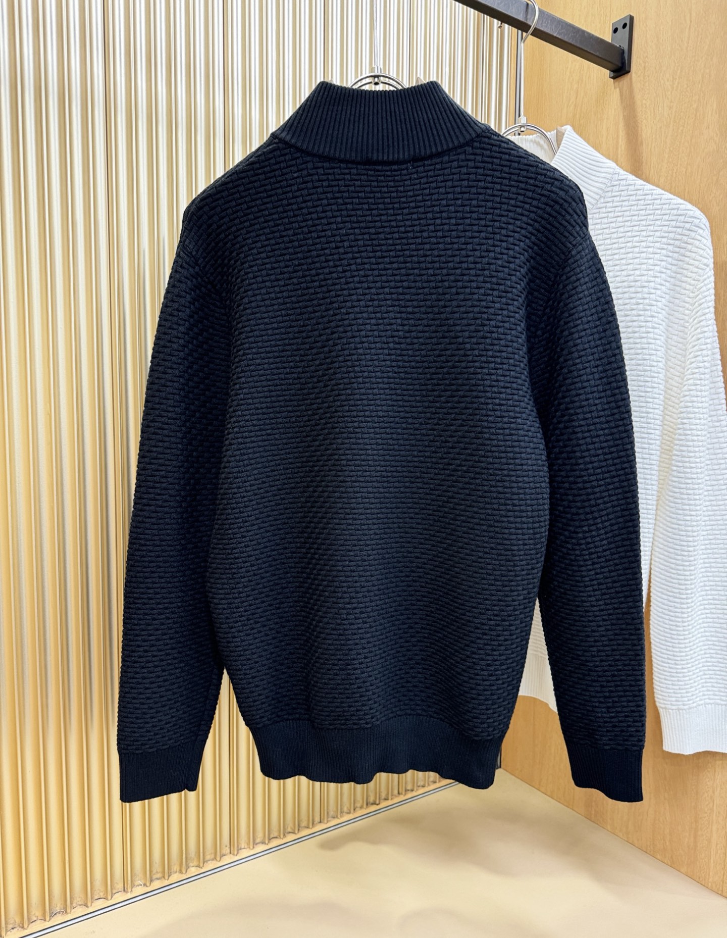 Moncler蒙口 2025新款毛衣，胸前logo设计！贸易公司渠道稀出，同步官网发售！秋冬系列经典设计