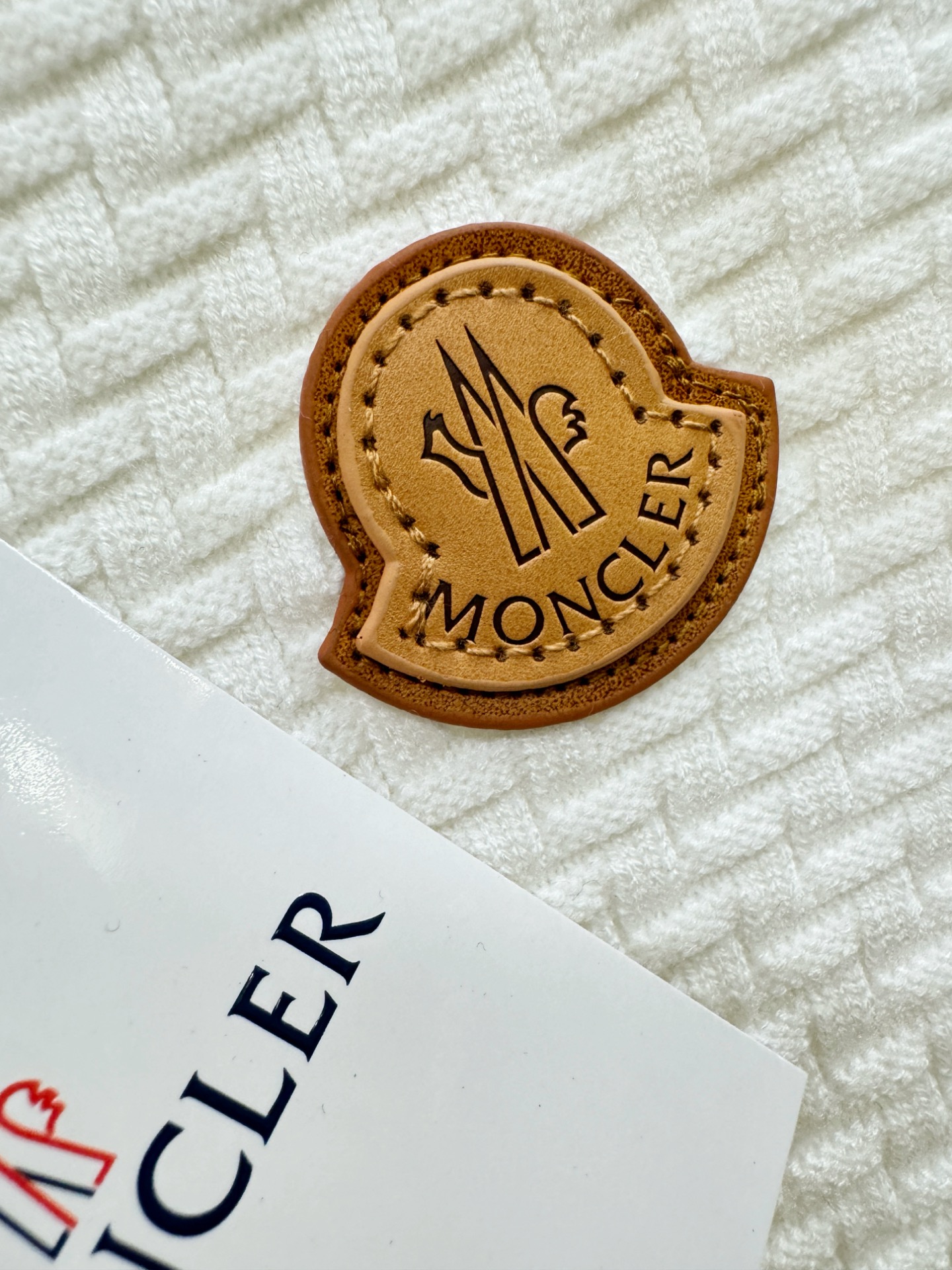 Moncler蒙口 2025新款毛衣，胸前logo设计！贸易公司渠道稀出，同步官网发售！秋冬系列经典设计