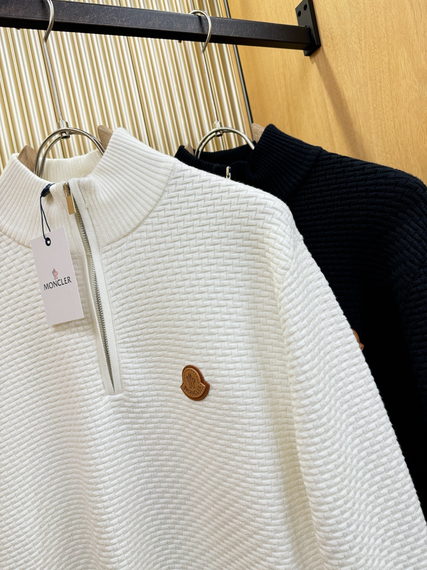 Moncler蒙口 2025新款毛衣，胸前logo设计！贸易公司渠道稀出，同步官网发售！秋冬系列经典设计