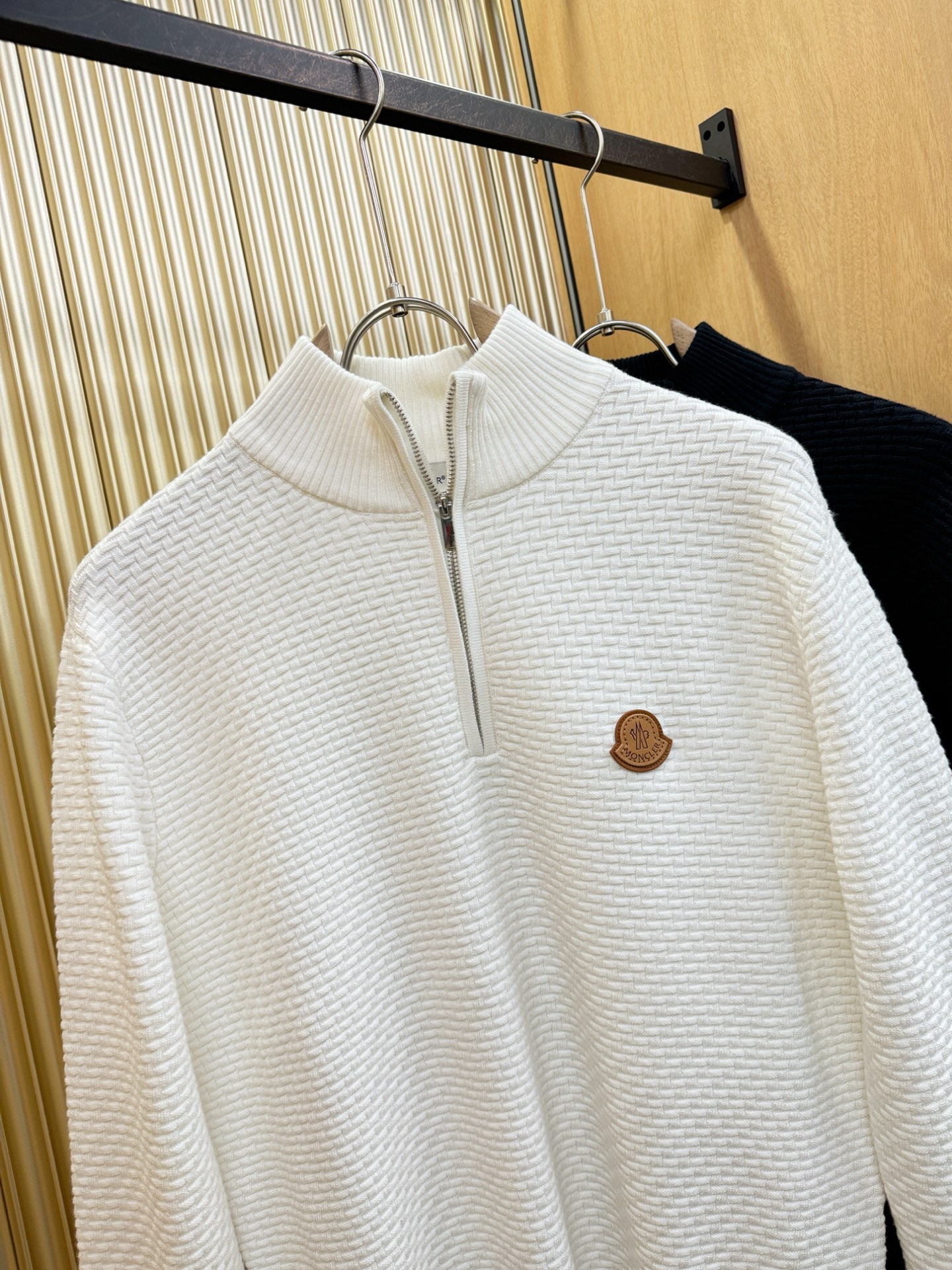 Moncler蒙口 2025新款毛衣，胸前logo设计！贸易公司渠道稀出，同步官网发售！秋冬系列经典设计