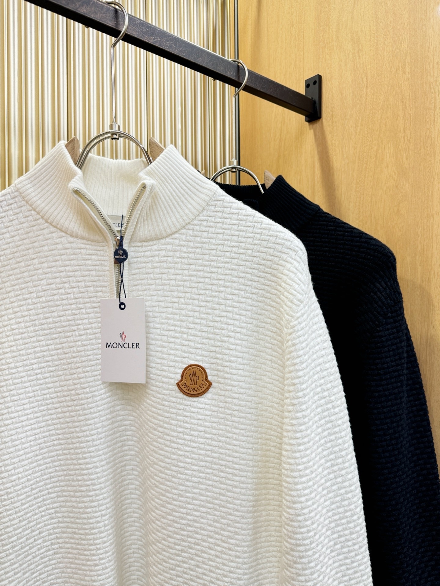 Moncler蒙口 2025新款毛衣，胸前logo设计！贸易公司渠道稀出，同步官网发售！秋冬系列经典设计